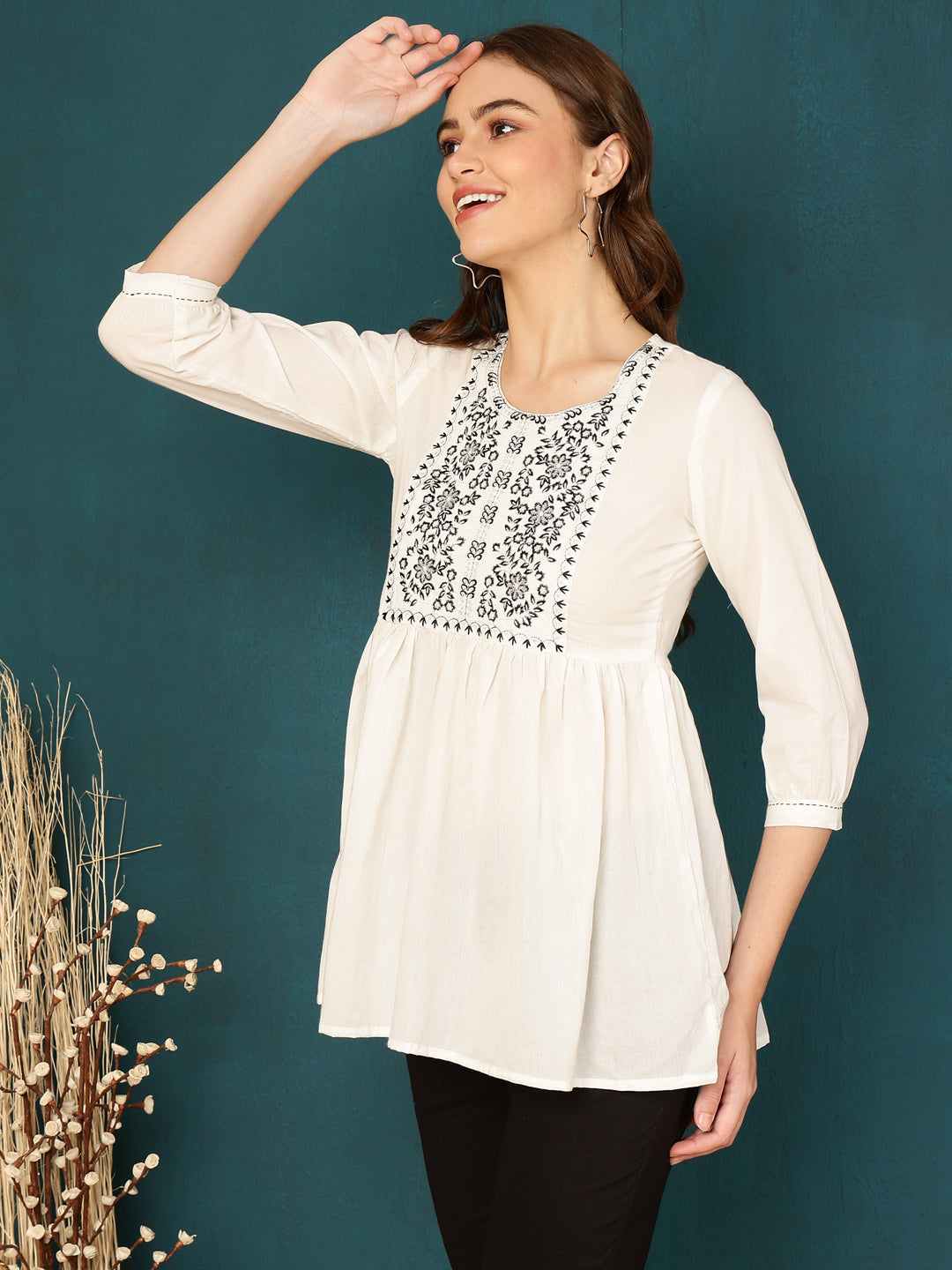Antaran White Pure Cotton Embellished Tunic - Distacart