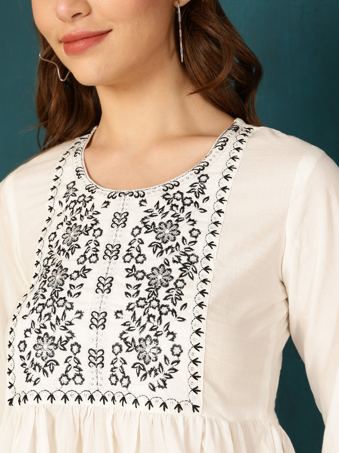 Antaran White Pure Cotton Embellished Tunic - Distacart