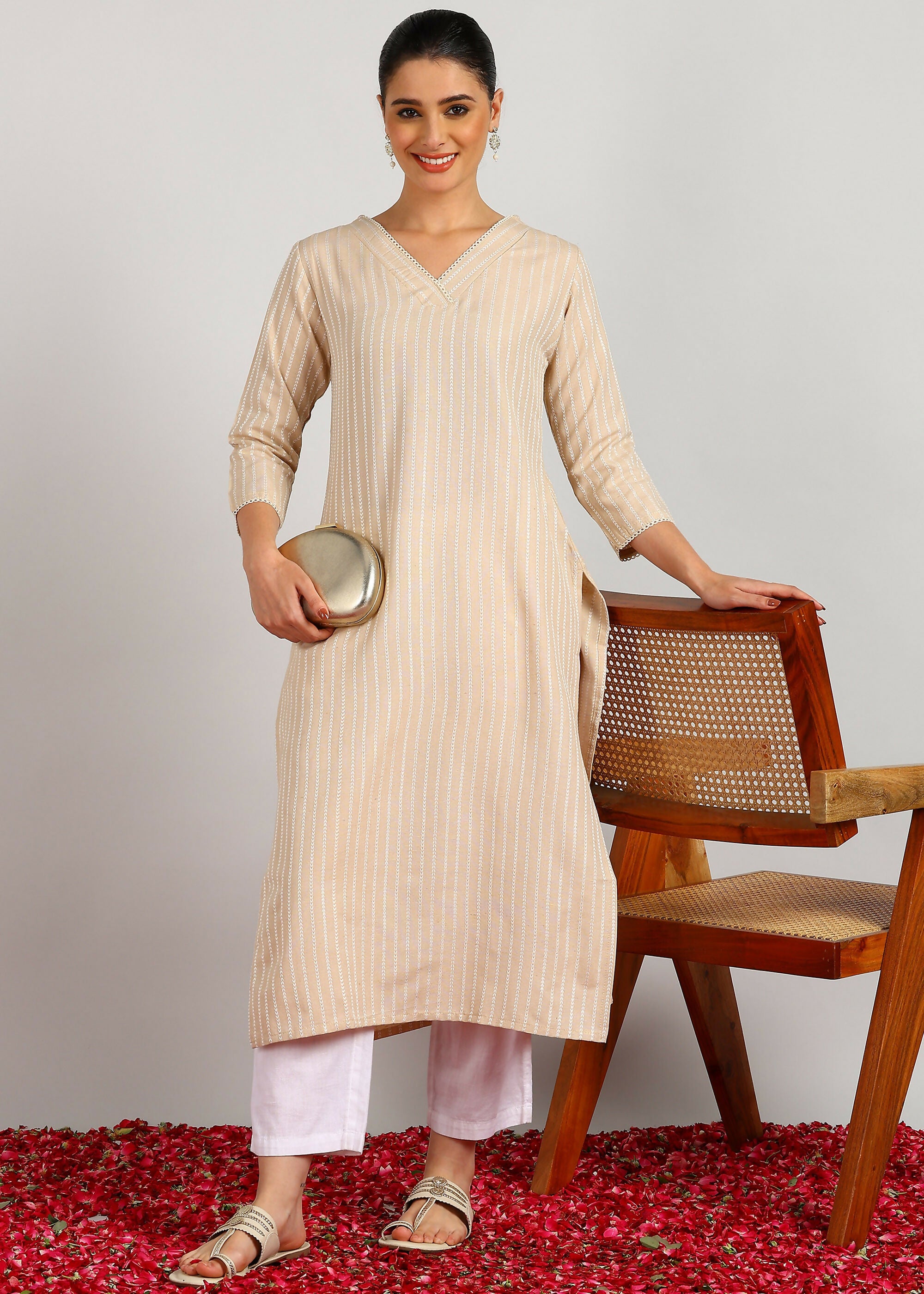 Aavyora Women's Beige Woven Striped V-Neck Kurta