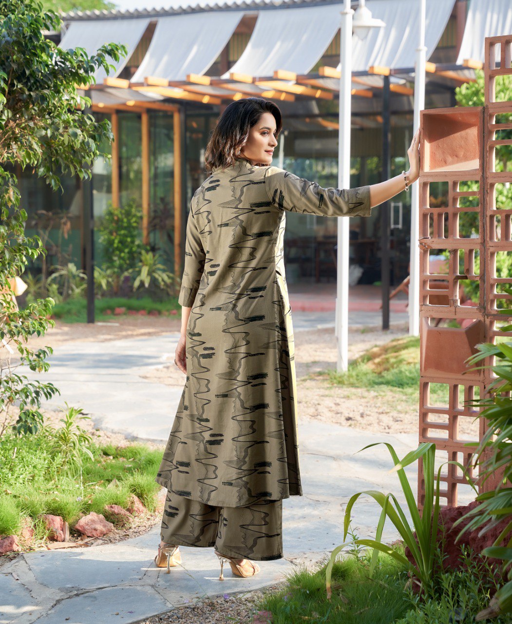Prazu Fashion Beige Reyon Cotton Print Kurti With Pant