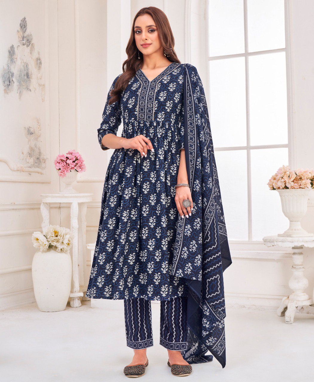 Prazu Fashion Navy Blue Pure Cotton Geometric & Gold Foil Print Kurta Set