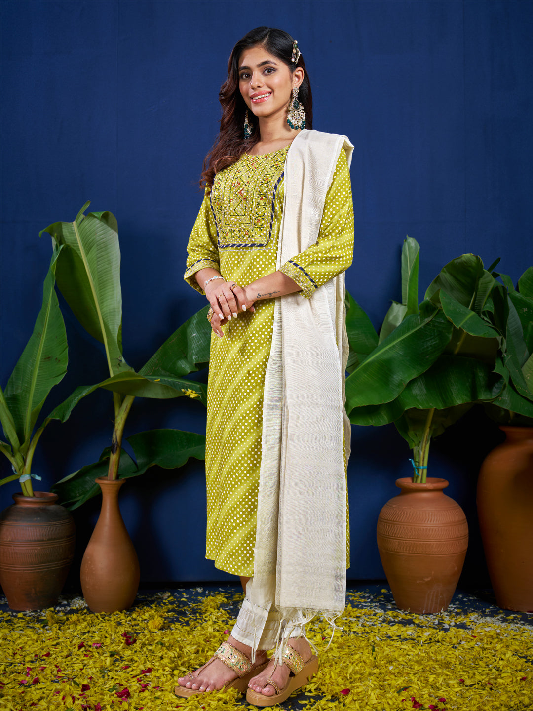 Malishka Women's Parrot Rayon Embroidered Straight Kurta Pant With Dupatta - Distacart