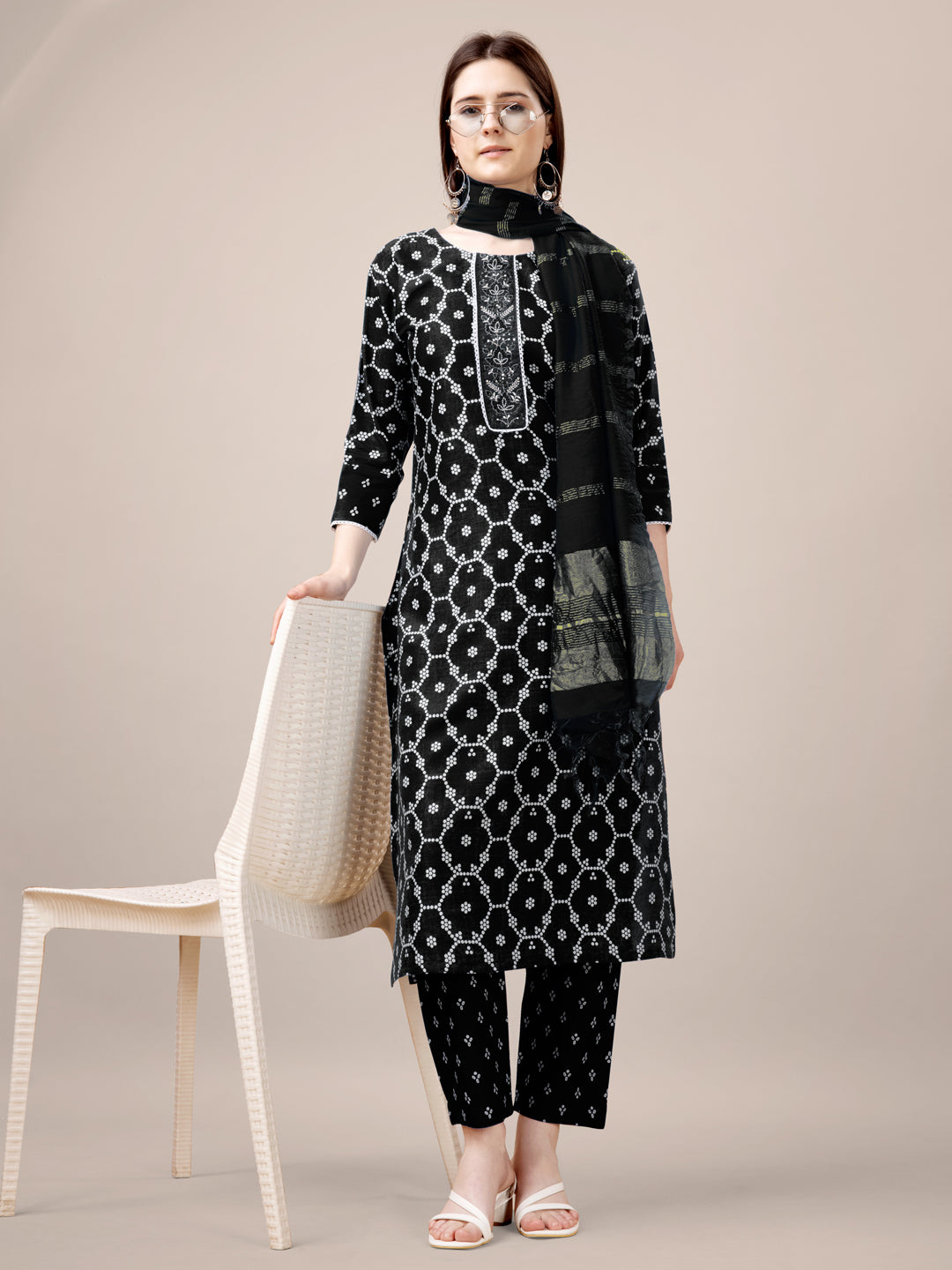 Malishka Women's Black Rayon Embroidered Straight Kurta Pant With Dupatta - Distacart