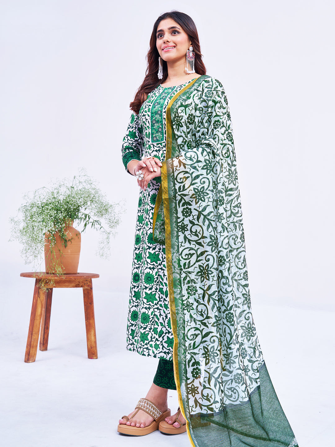Malishka Women's Green Rayon Embroidered Straight Kurta Pant With Dupatta - Distacart