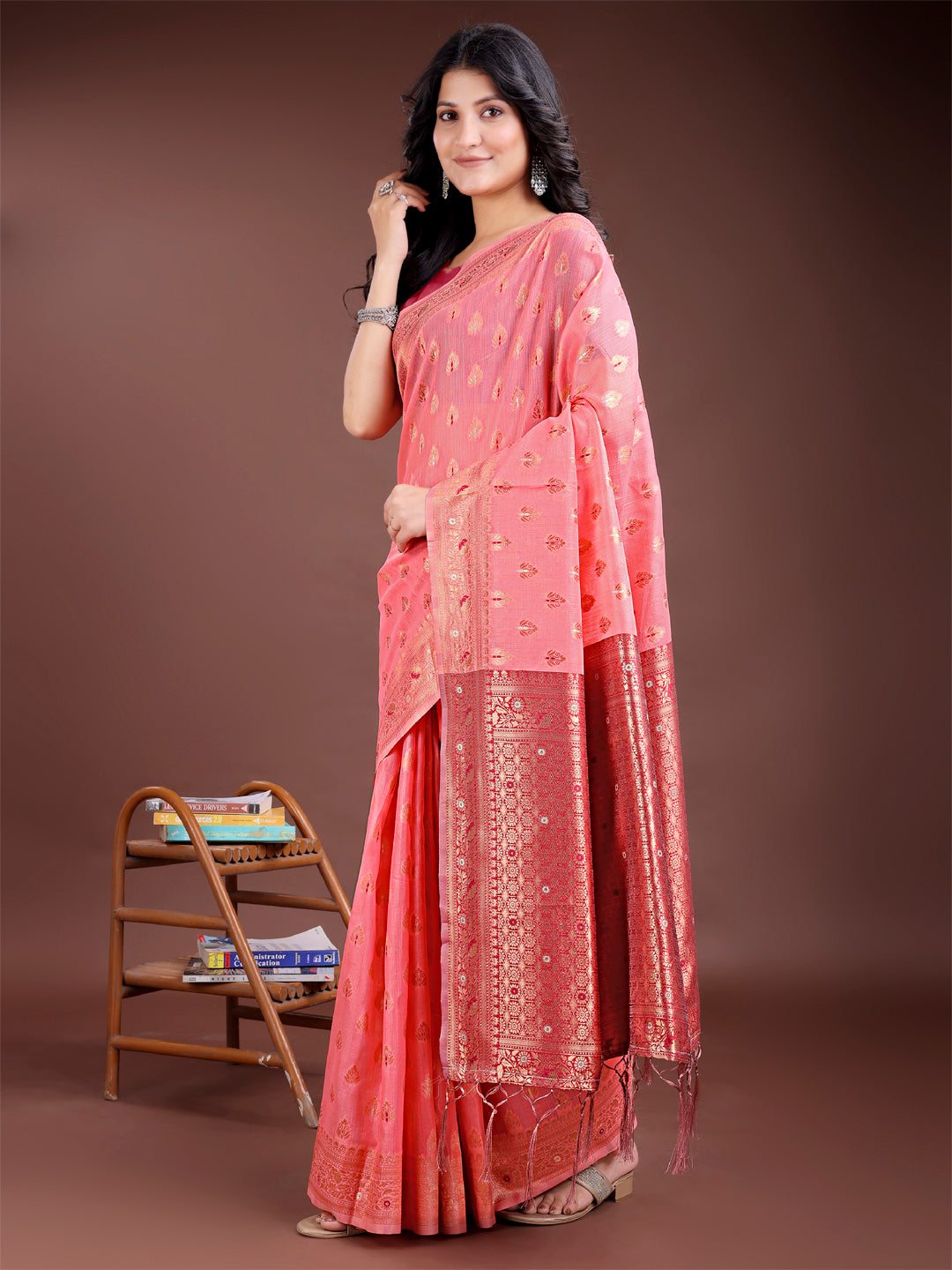 Astita Elegant Peach Cotton Saree with Contrast Pallu - Perfect Blend of Tradition & Comfort - Distacart