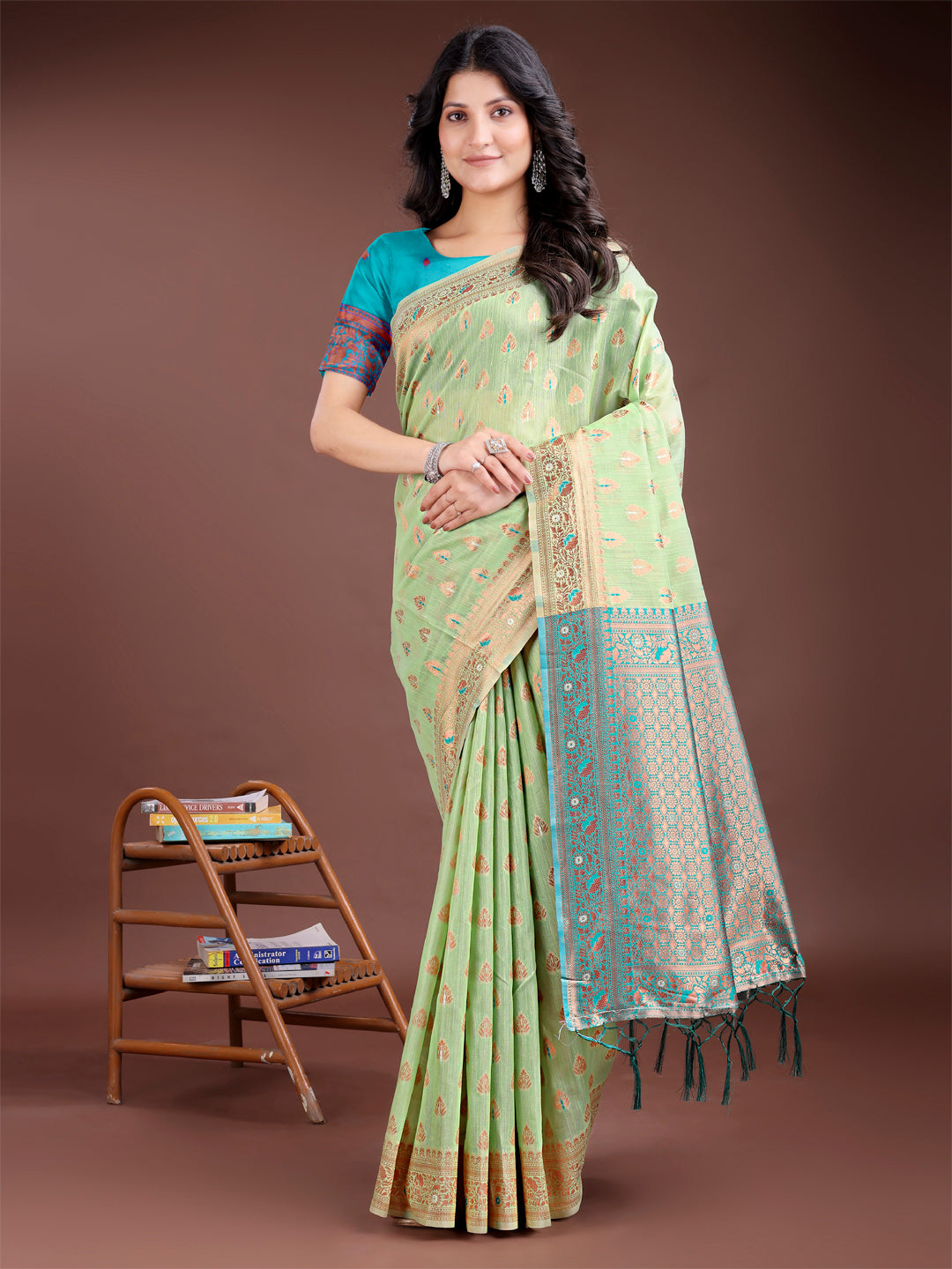 Astita Elegant Light Green Cotton Saree with Contrast Pallu - Perfect Blend of Tradition & Comfort - Distacart