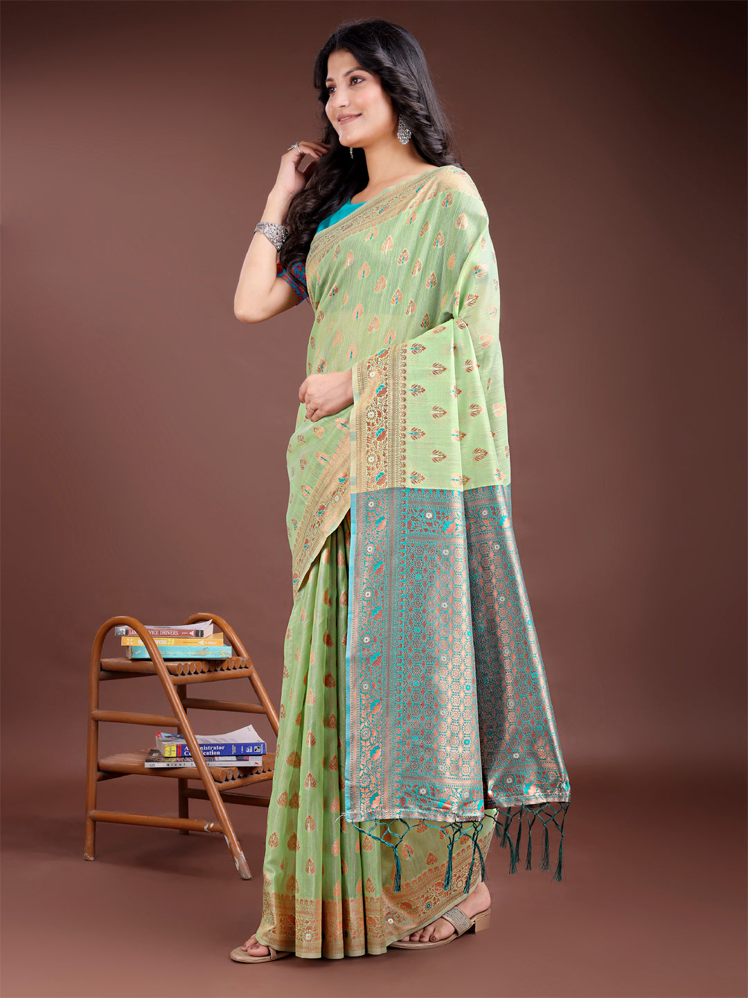 Astita Elegant Light Green Cotton Saree with Contrast Pallu - Perfect Blend of Tradition & Comfort - Distacart