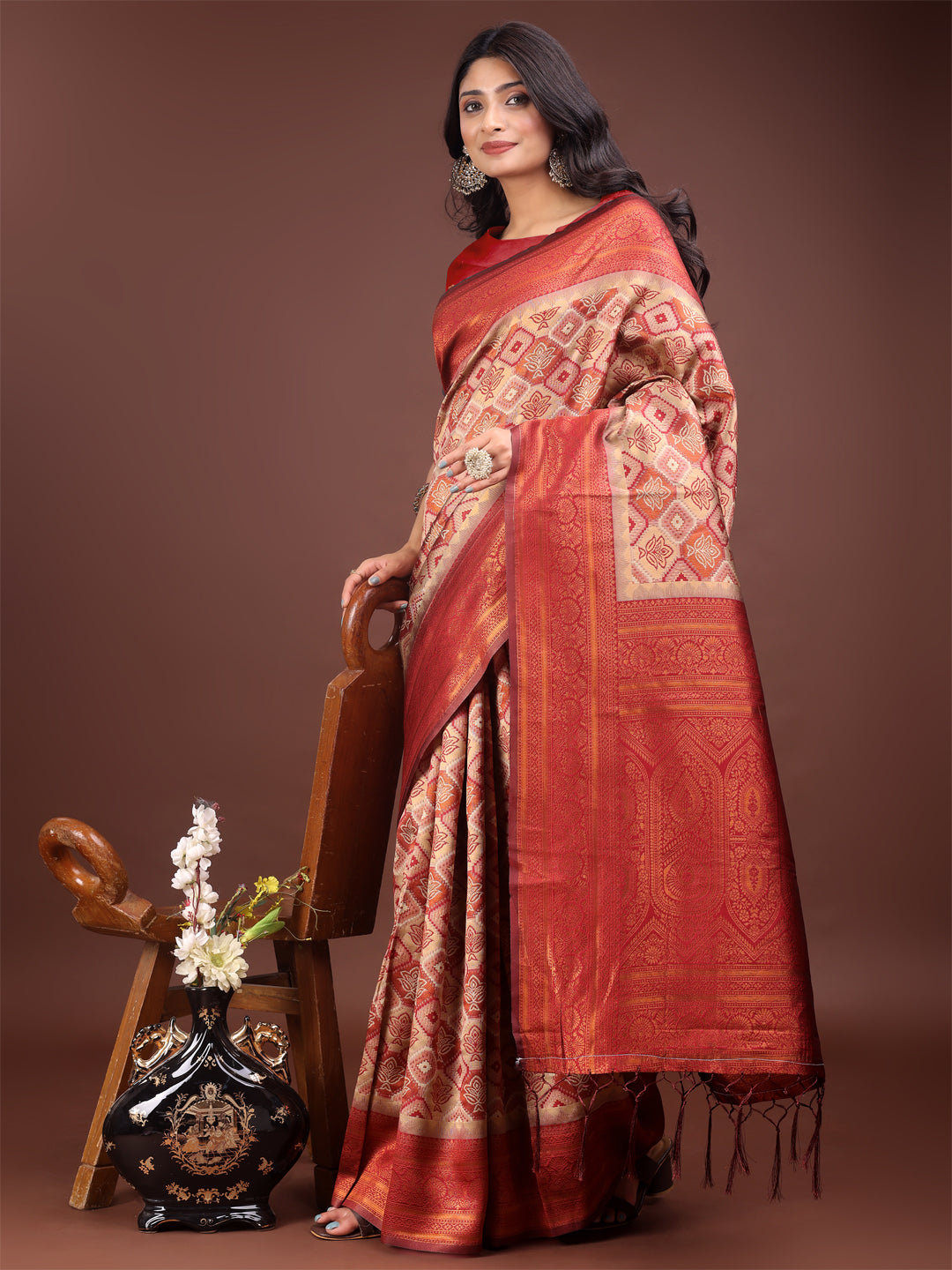 Astita Majestic Red & Cream Silk Saree with Rich Woven Pallu - A Regal Touch for Special Moments - Distacart