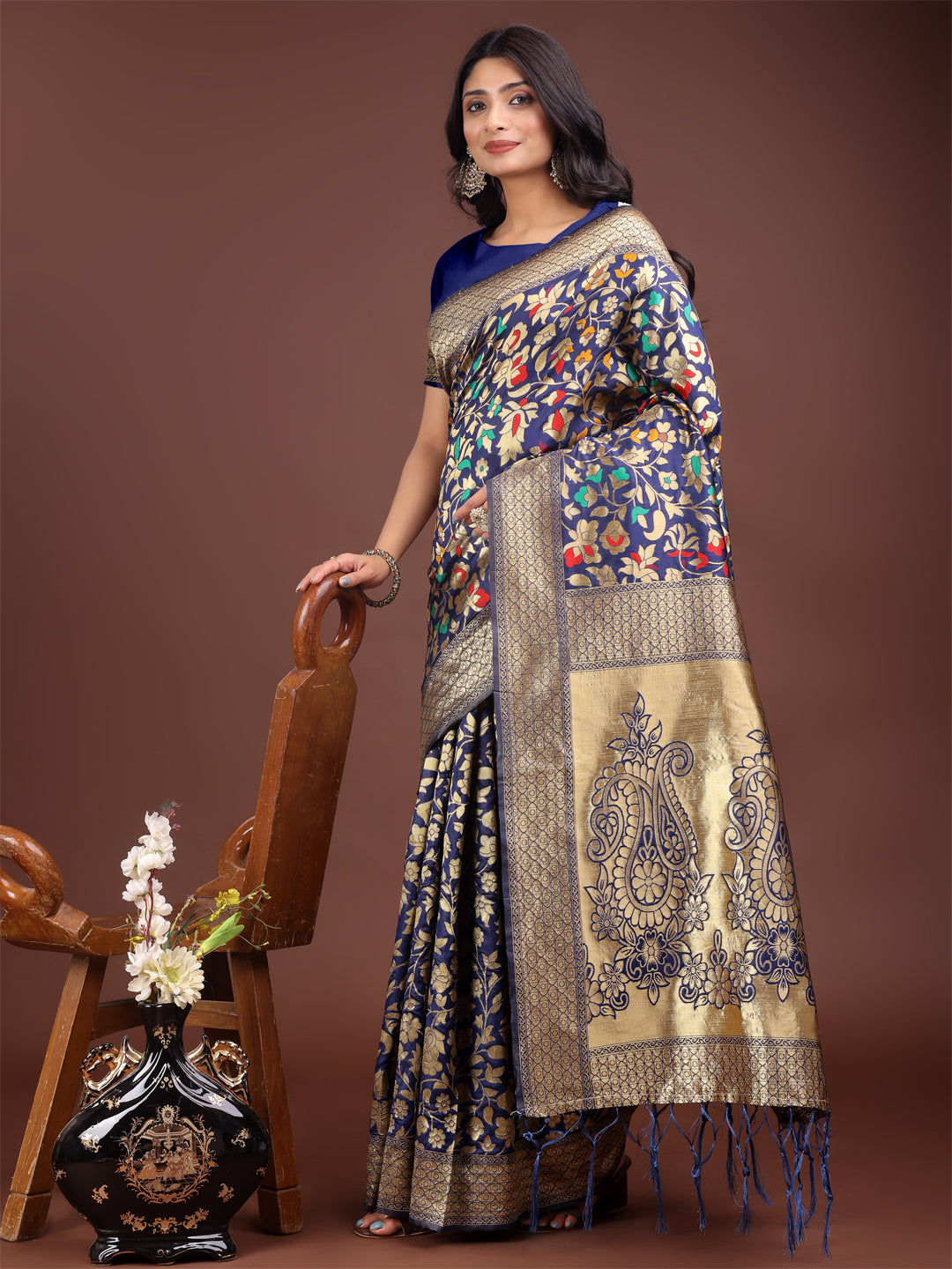 Astita Majestic Navy Blue Silk Saree with Gold Zari & Floral Design - Perfect for Festive & Traditional Occasions - Distacart