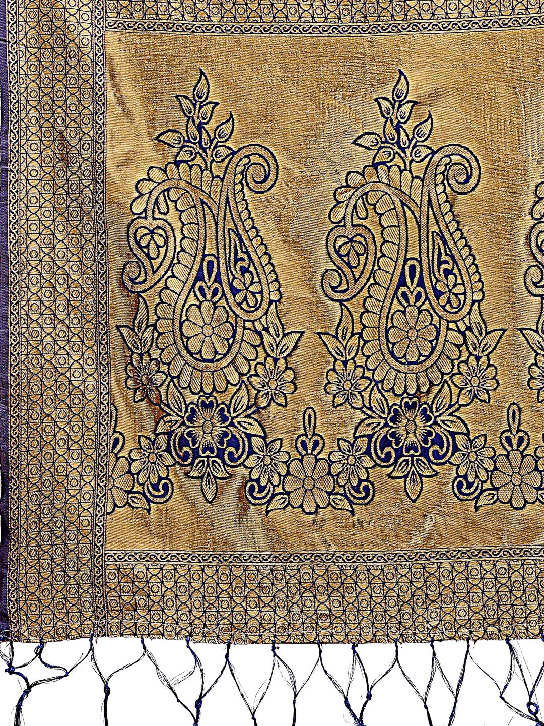Astita Majestic Navy Blue Silk Saree with Gold Zari & Floral Design - Perfect for Festive & Traditional Occasions - Distacart