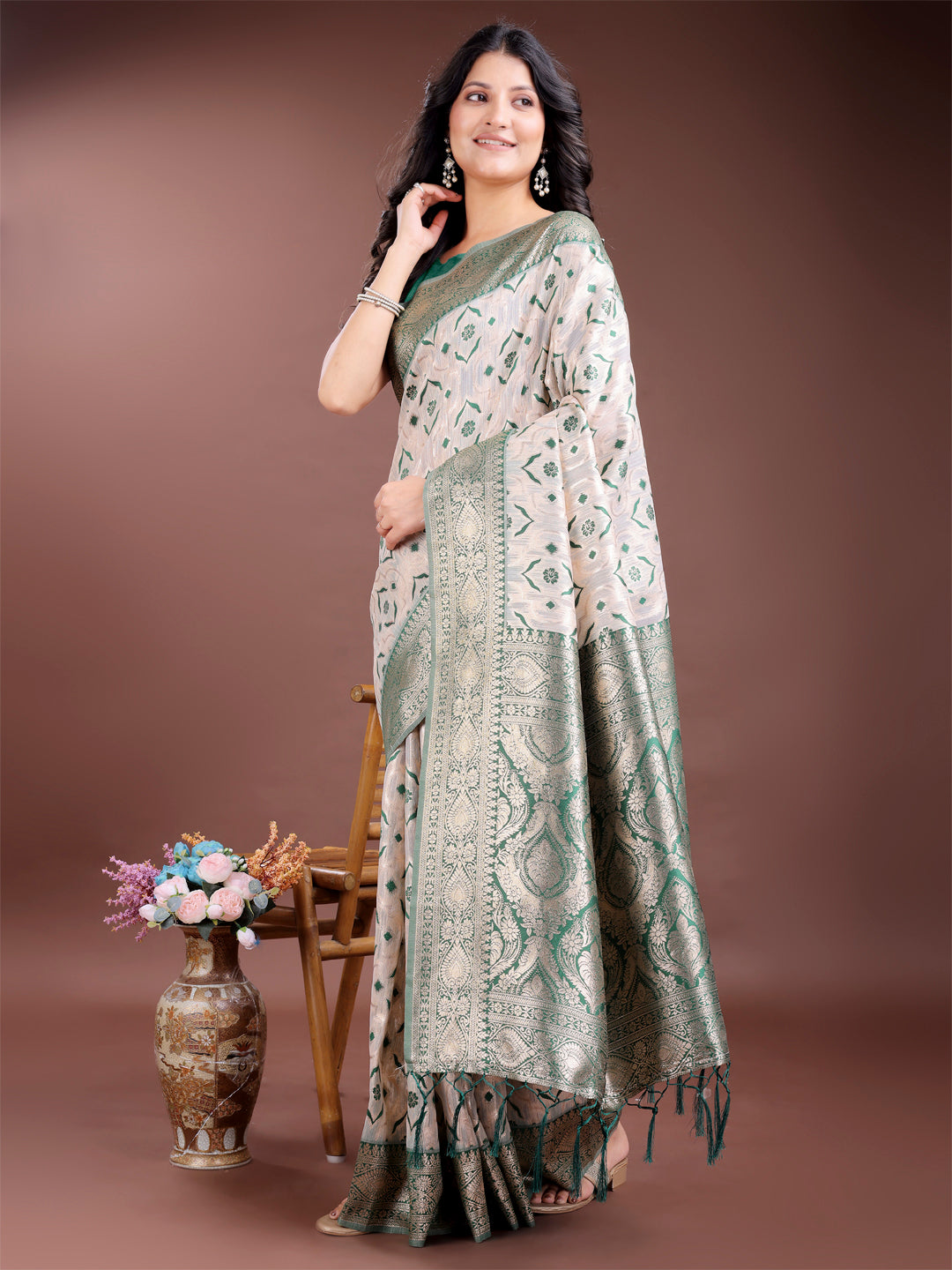 Astita Graceful Cream & Green Linen Cotton Saree with Rich Zari Pallu - A Touch of Royal Comfort - Distacart