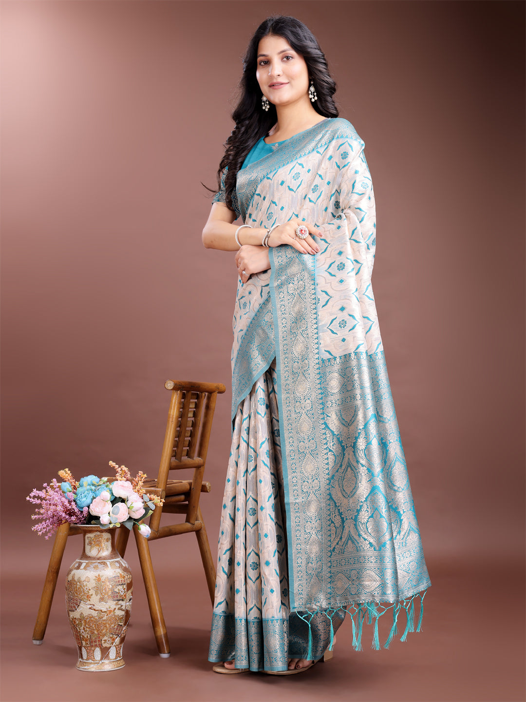 Astita Graceful Cream & Sea Green Linen Cotton Saree with Rich Zari Pallu - A Touch of Royal Comfort - Distacart