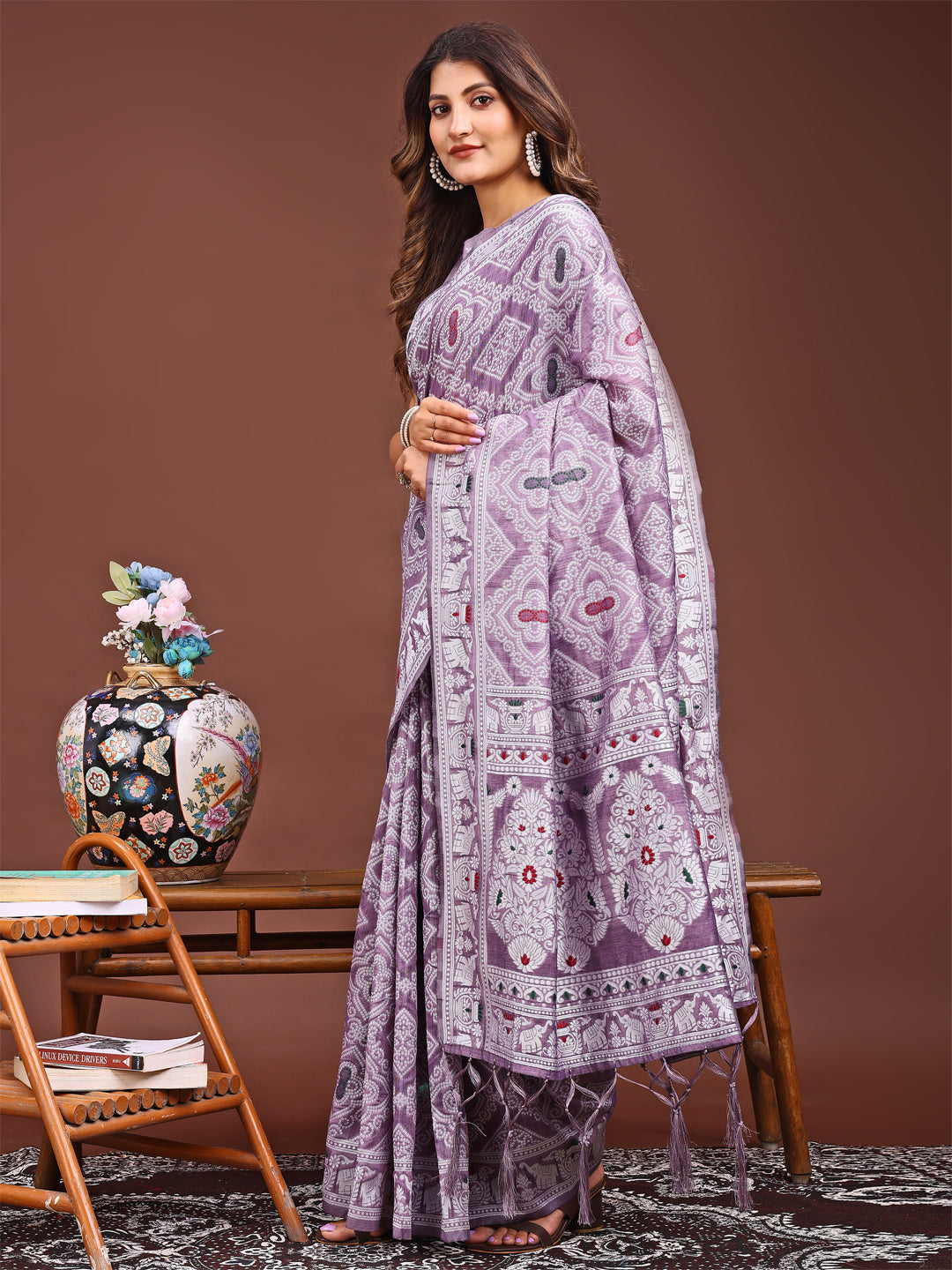 Astita Graceful Purple Printed Saree - A Symphony of Culture and Feminine Charm - Distacart