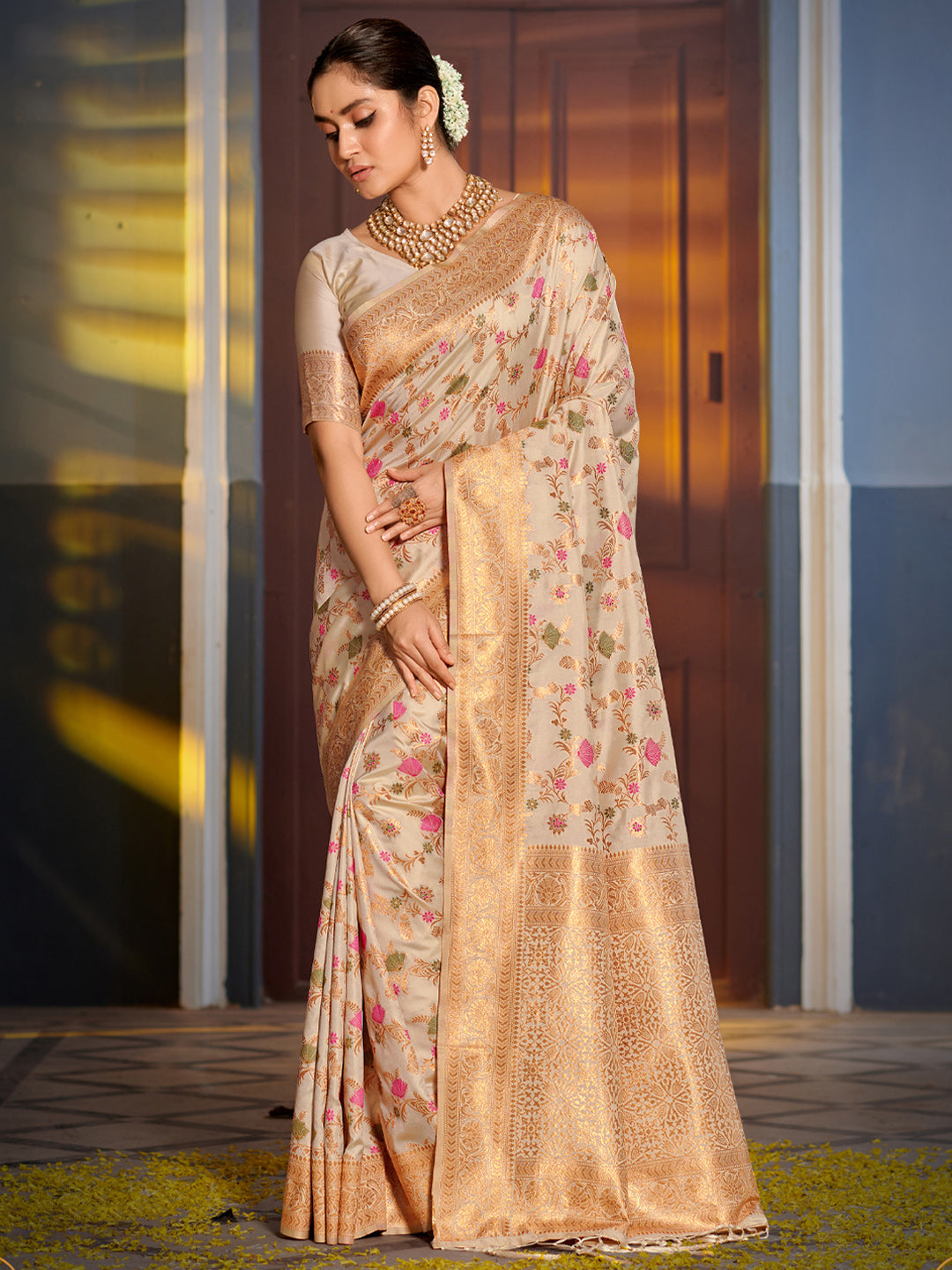Astita Graceful White Banarasi Silk Saree with Golden Zari Woven Border & Floral Jaal - Wedding & Festive Wear - Distacart