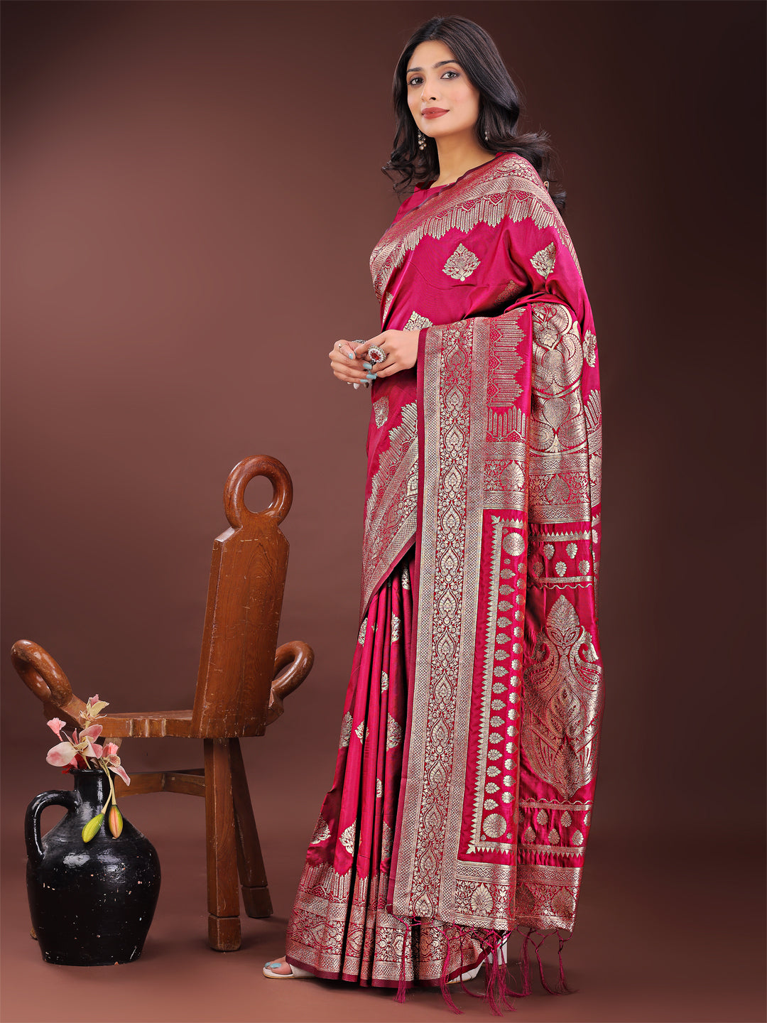 Astita Graceful Magenta Banarasi Silk Saree with Silver Zari - Perfect Ethnic Wear for Weddings & Festive Moments - Distacart