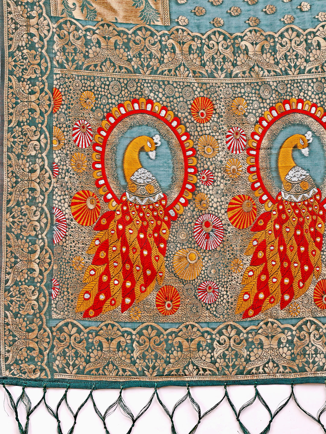 Astita Majestic Green Linen Cotton Saree with Royal Peacock Pallu - A Celebration of Heritage and Grace - Distacart