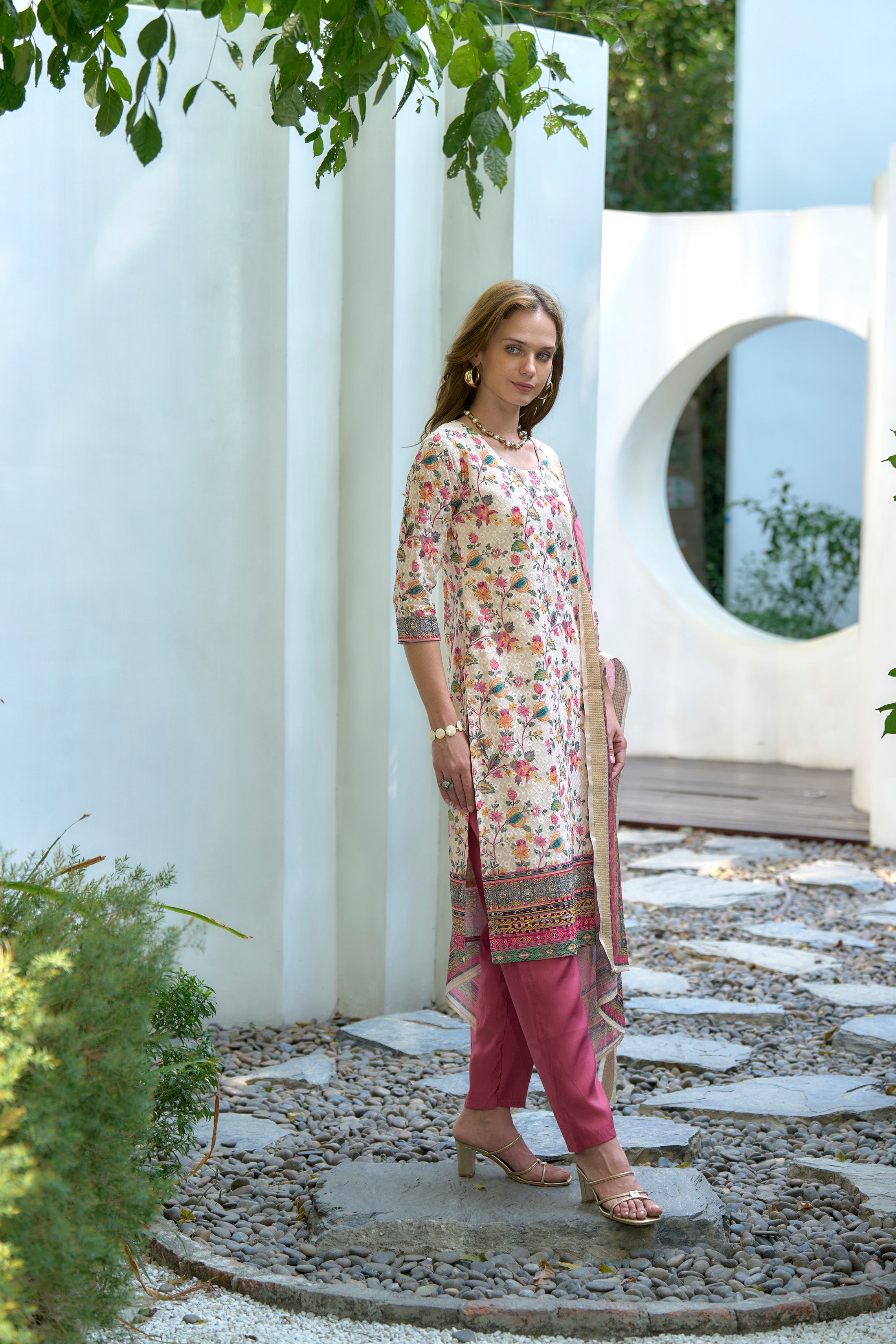 Avantini Women's Cotton Pink Floral Printed With Chikankari Embroidered Kurta Pant With Dupatta