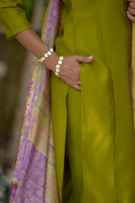 Thumbnail for Avantini Women's Cotton Green Embellished Kurta Pant With Dupatta - Distacart
