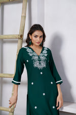 Thumbnail for Avantini Women's Viscose Rayon Green Embroidery Kurti - Distacart