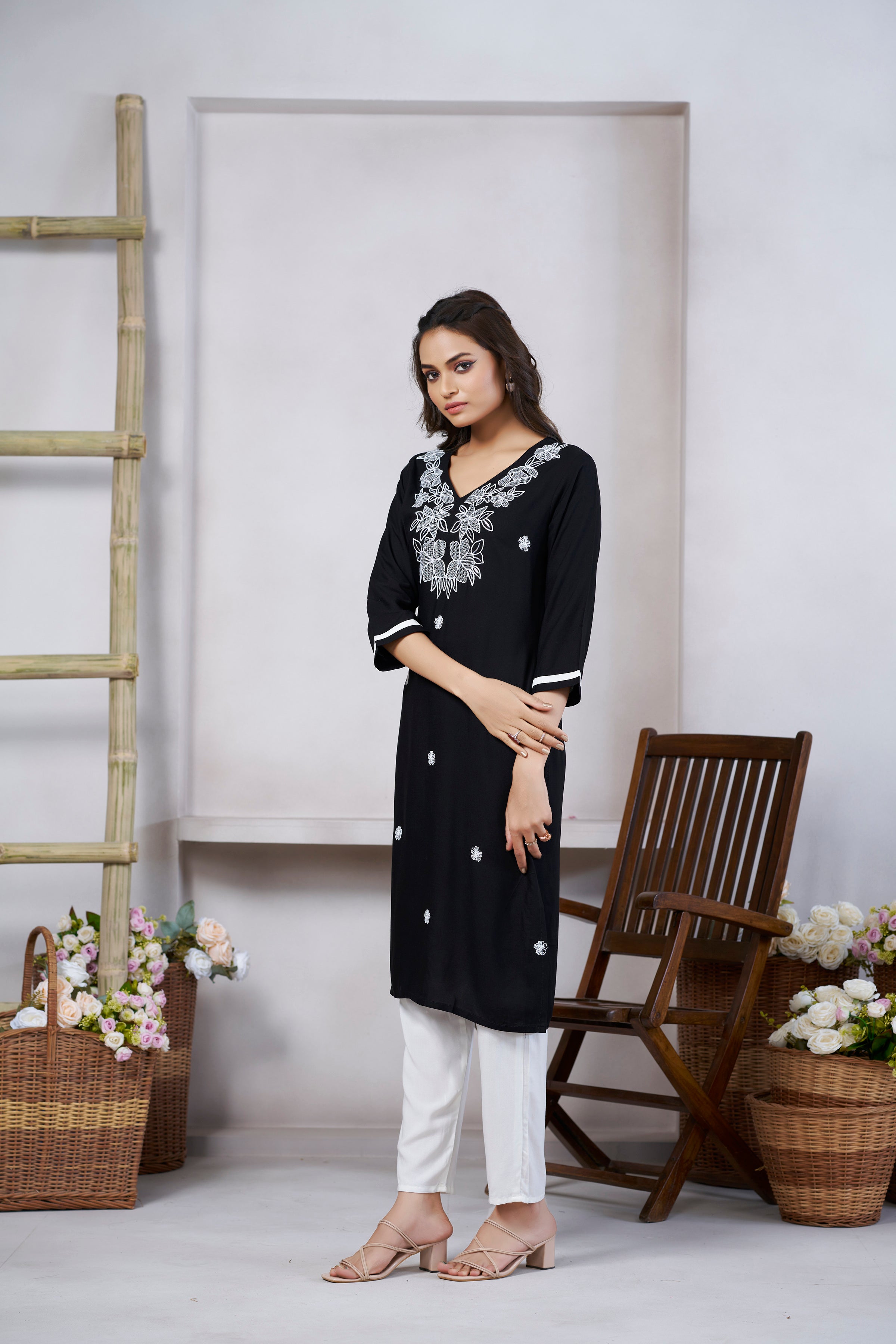 Avantini Women's Viscose Rayon Black Floral Embroidery Kurti