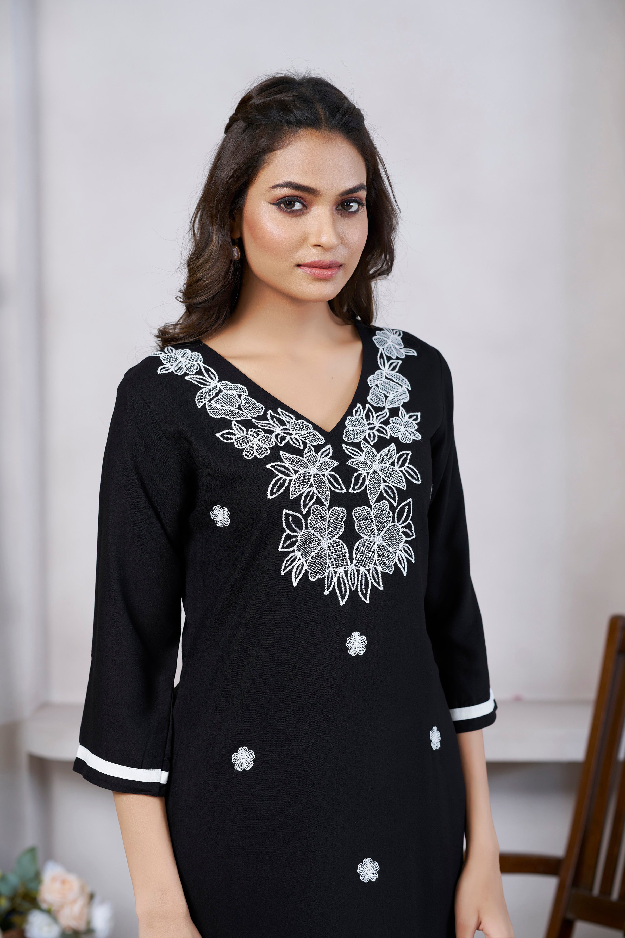 Avantini Women's Viscose Rayon Black Floral Embroidery Kurti