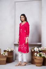 Thumbnail for Avantini Women's Viscose Rayon Pink Floral Embroidery Kurti - Distacart