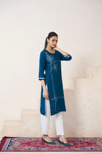 Thumbnail for Avantini Women's Viscose Rayon Rama Floral Embroidery Kurti - Distacart