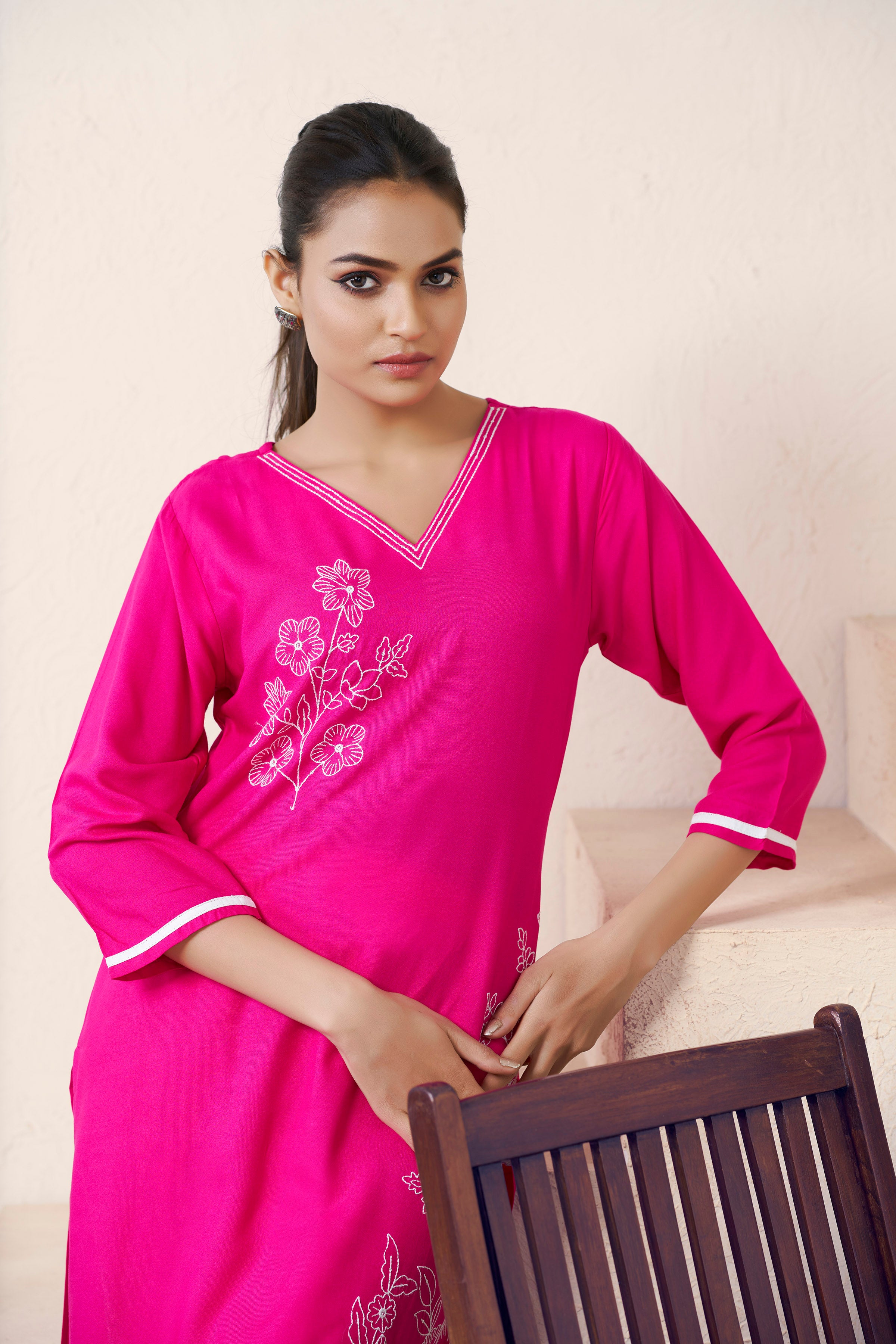 Avantini Women's Viscose Rayon Pink Floral Embroidery Kurti - Distacart