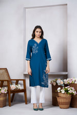 Thumbnail for Avantini Women's Viscose Rayon Rama Floral Embroidery Kurti - Distacart