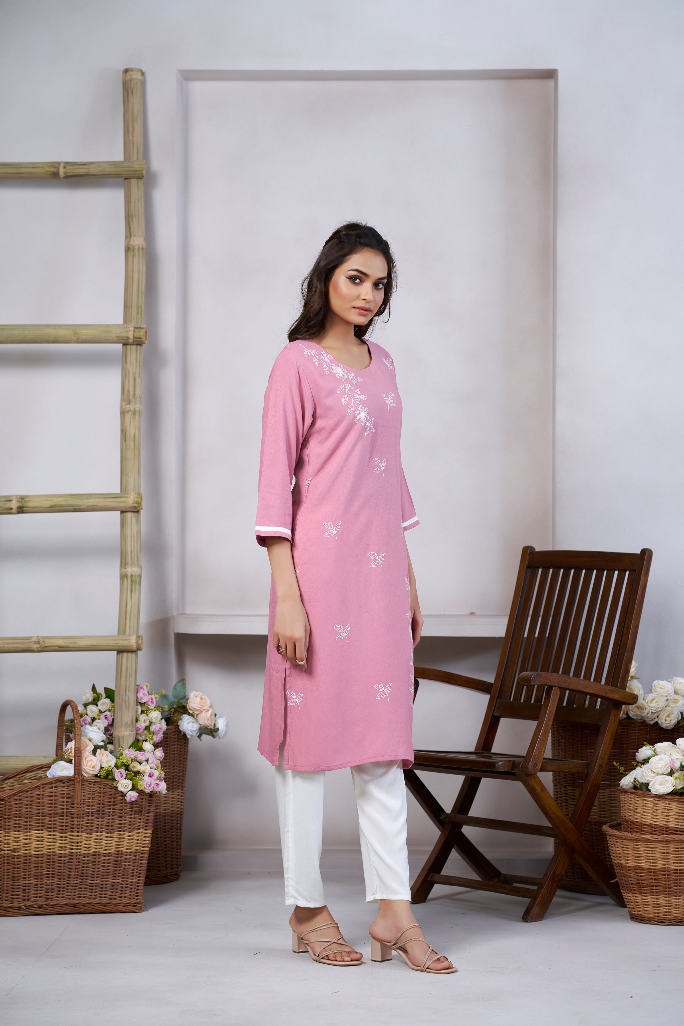 Avantini Women's Viscose Rayon Light Pink Floral Embroidery Kurti