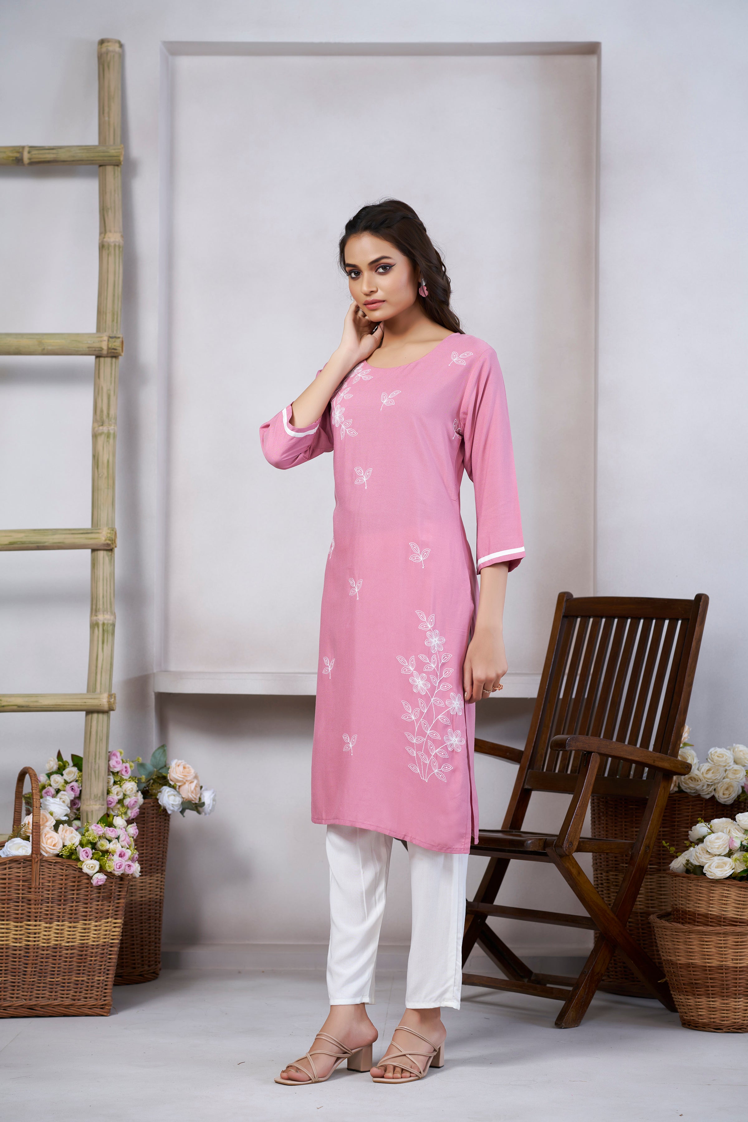 Avantini Women's Viscose Rayon Light Pink Floral Embroidery Kurti