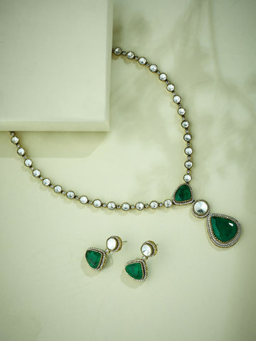 Nuyug 22K Gold-Plated Emerald Stone Centric Kundan Studded Minimal Necklace Set - Distacart
