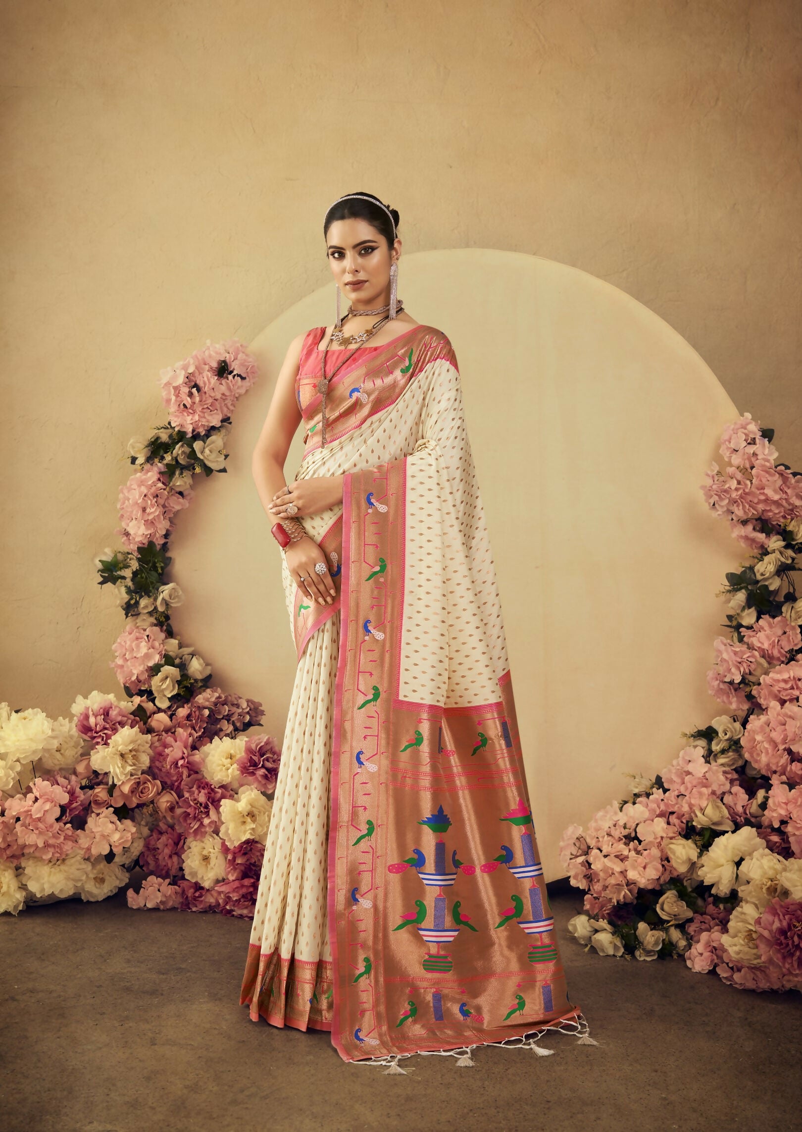 Vishnu Weaves Women's White Paithani Silk Saree with Blouse - Distacart