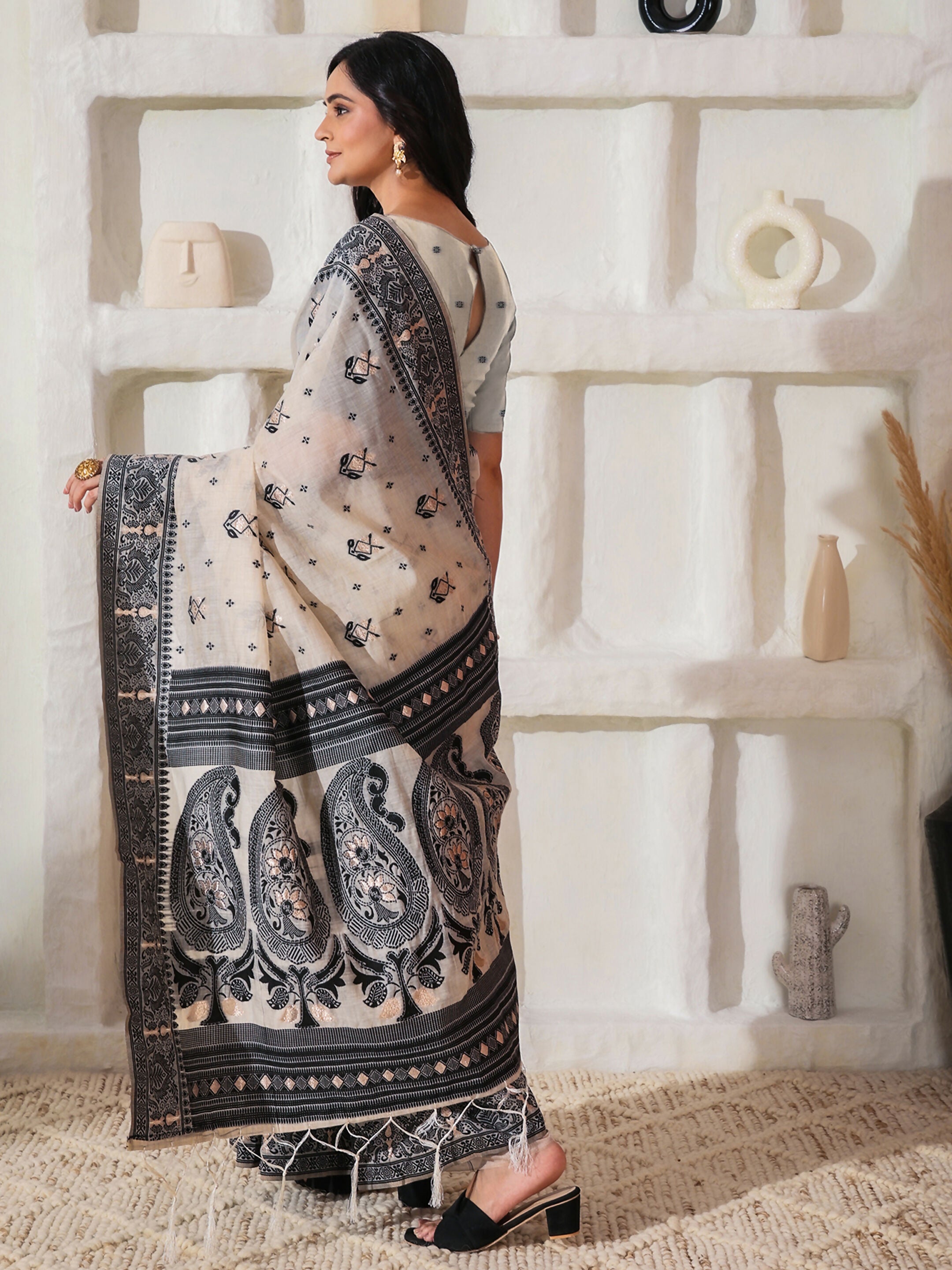 Astita Linen Cotton Black & Cream Saree