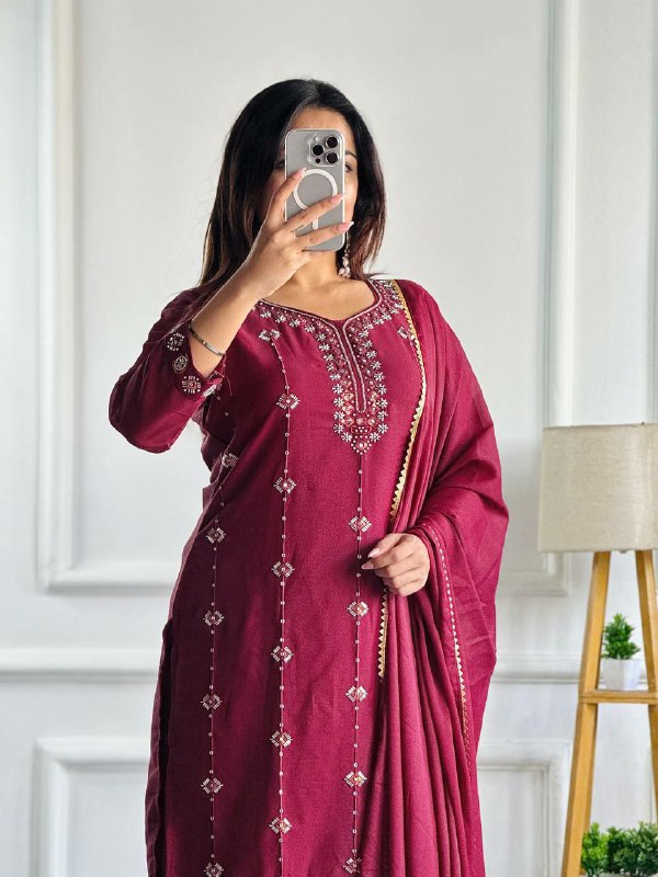 Prazu Fashion Maroon Georgette Embroidered Salwar Suit