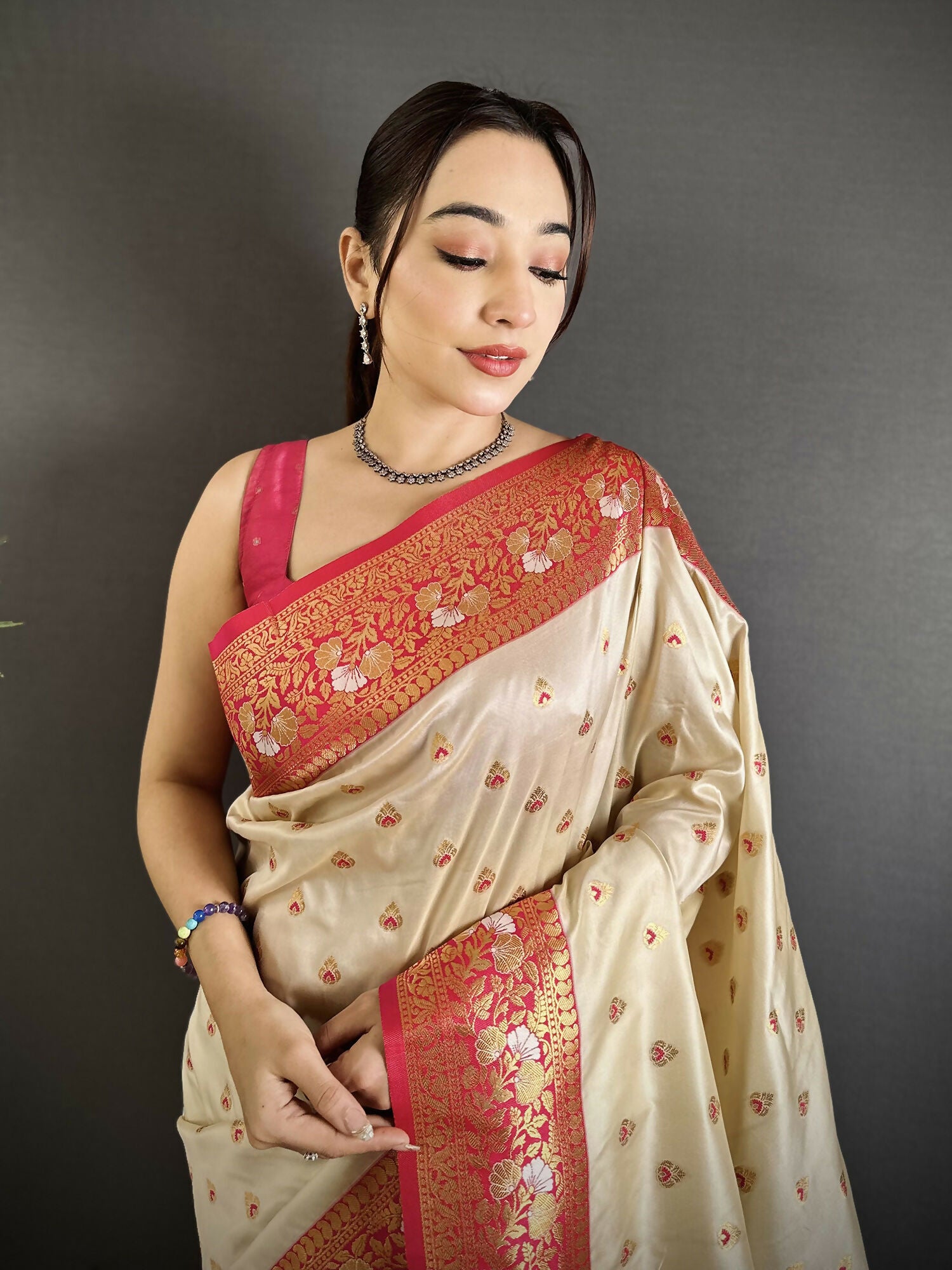 Joban Fashion Off White Intricate Motifs Soft Silk Banarasi Saree - Dista