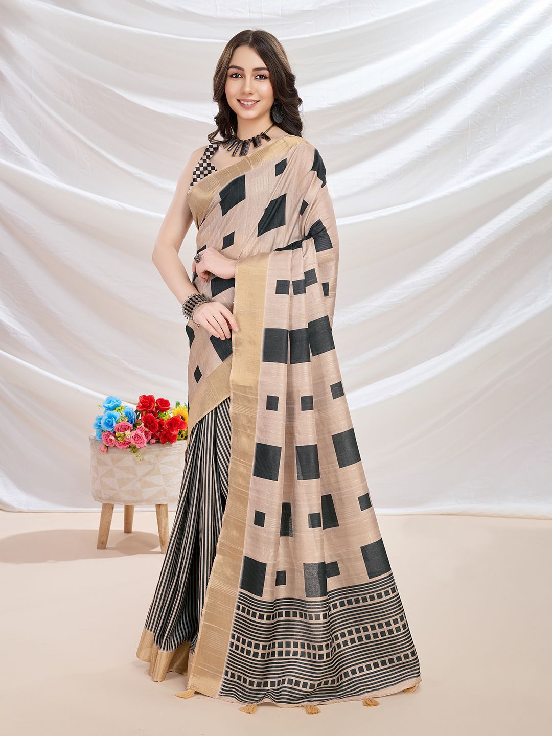 Mitera Silk Blend Designer Banarasi Saree - Distacart