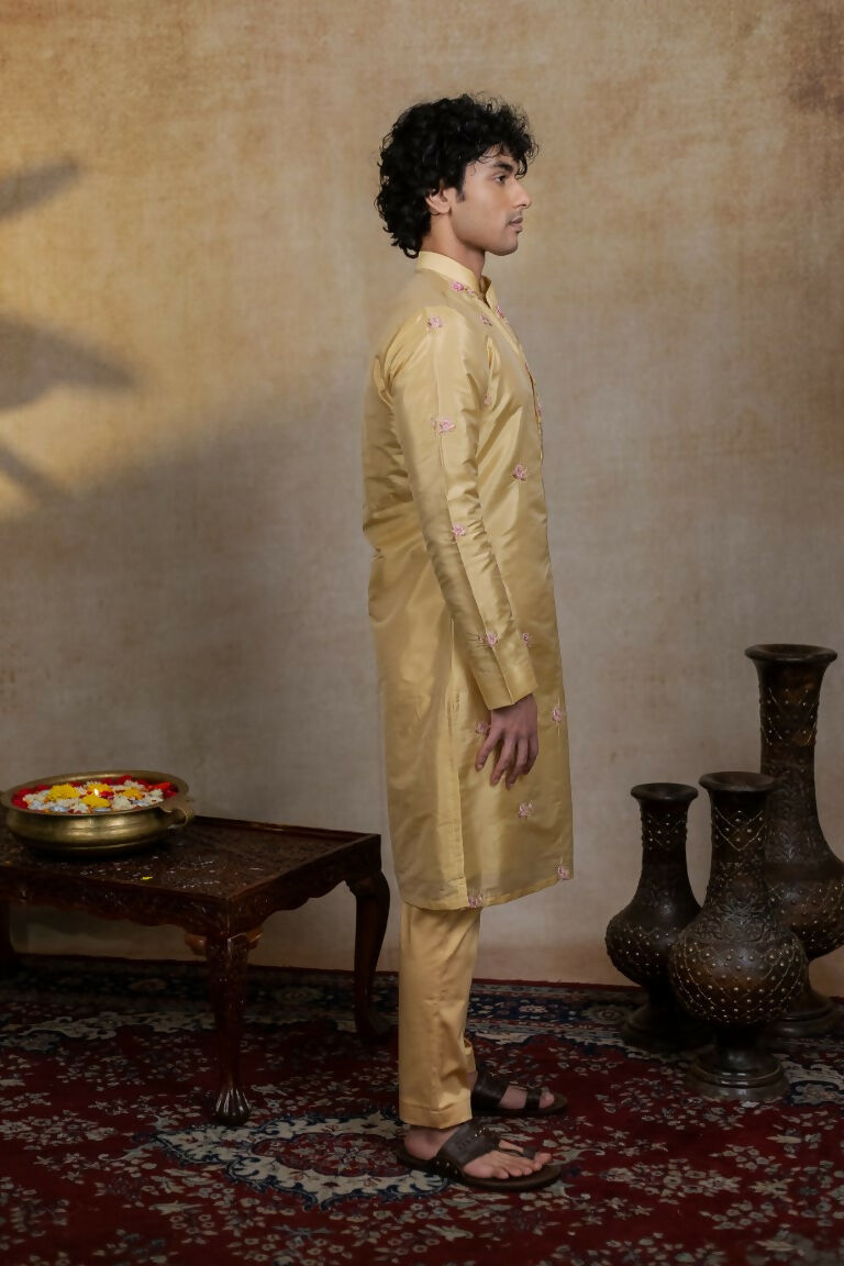 Semi Pattu Gold Padmajaal Kurta Set By Hilo Design