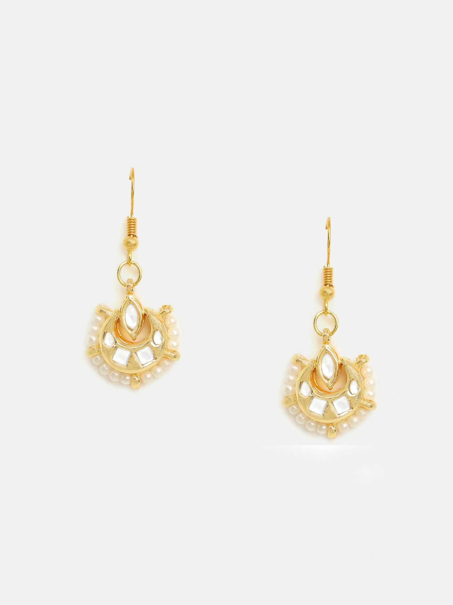 Ruby Raang Kundan Maang Tikka With Earrings