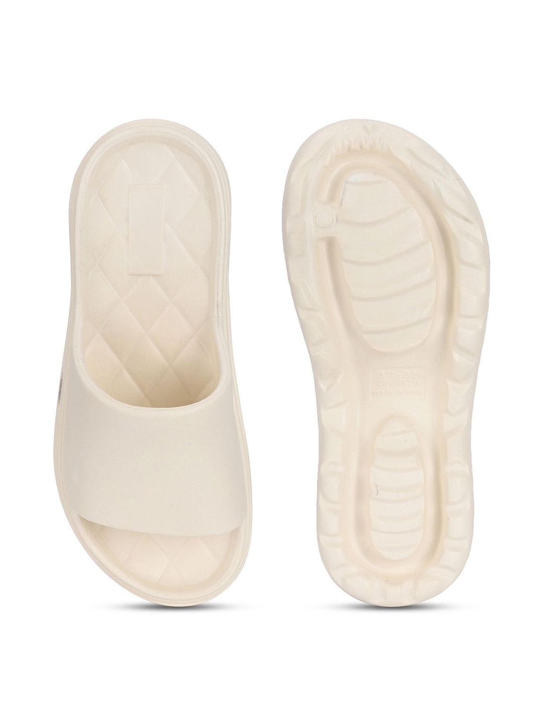 Roadster The Lifestyle Co Women Round Toe Flip Flops