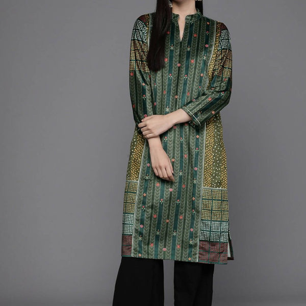 Ahalyaa Women Printed Gotta Patti Velvet Kurta - Green Color - Distacart