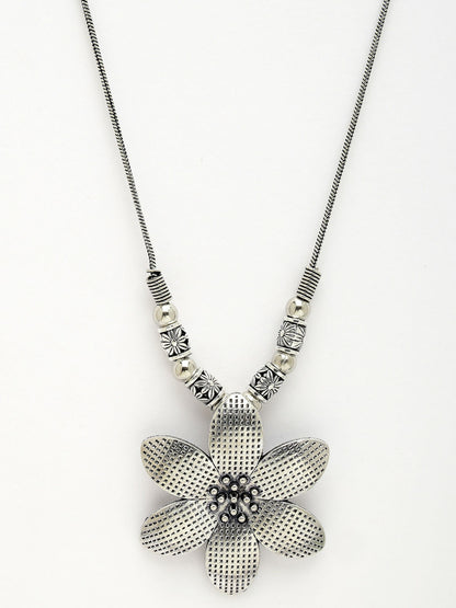 NVR Women's Silver-Toned Floral Shape Pendant with Chain - Distacart
