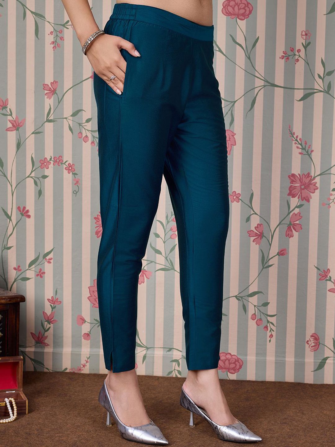 Ode by House of Pataudi Blue Ethnic Motifs Embroidered Zari Kurta With Trousers & Dupatta - Distacart
