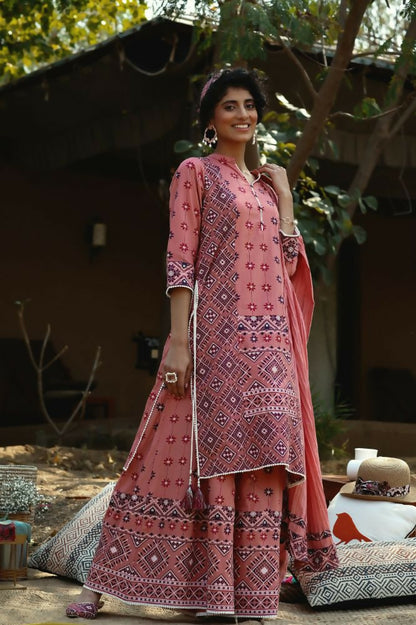 Juniper Peach Geometric Printed Pure Cotton Kurta & Palazzo Set with Lace Work - Distacart