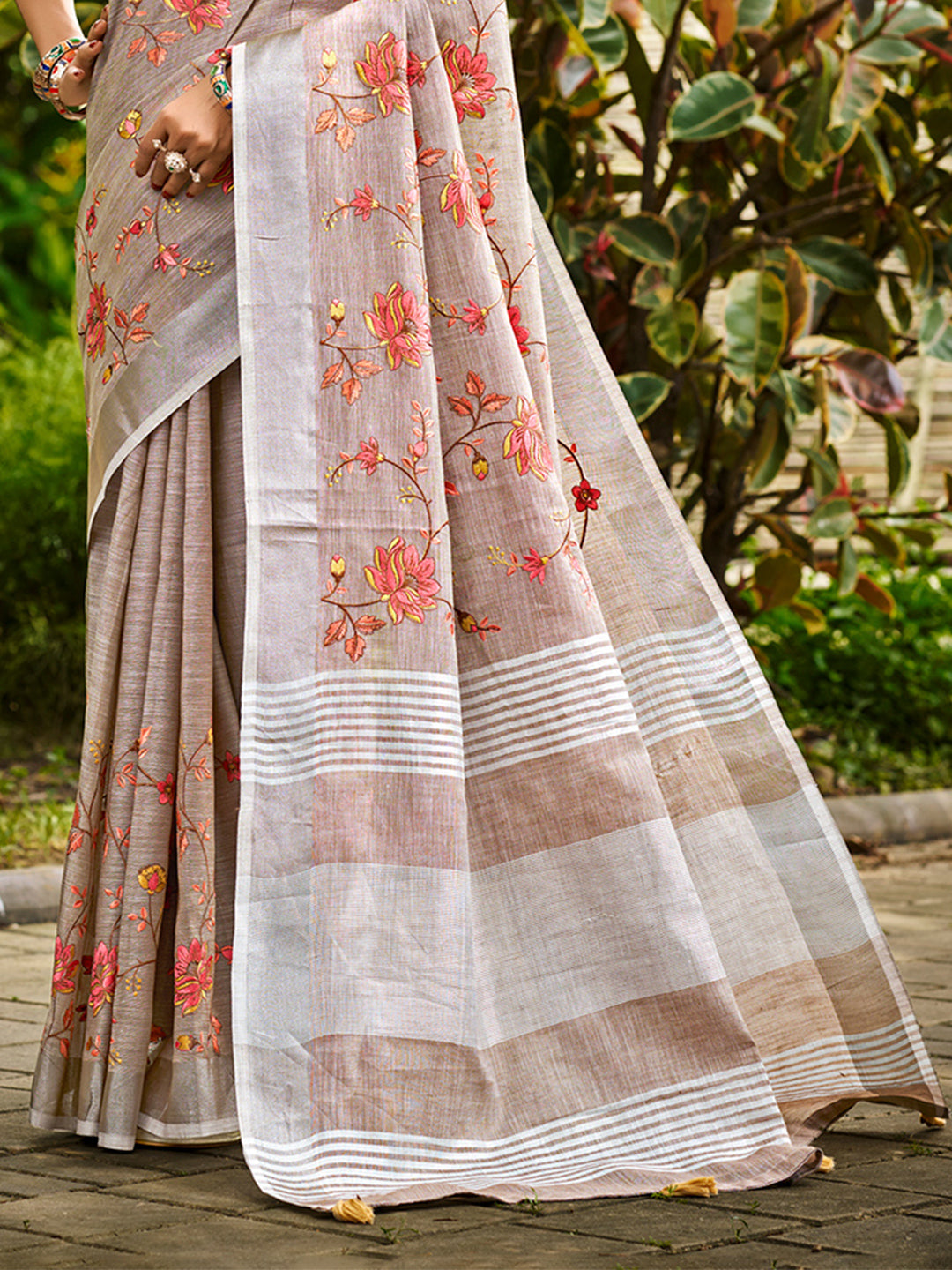 Sangam Prints Brown  Linen Woven Work Traditional Saree - Distacart