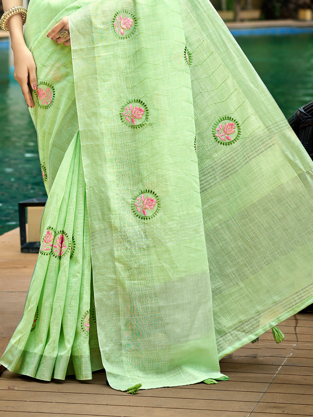 Sangam Prints Green Linen Woven Work Traditional Saree - Distacart