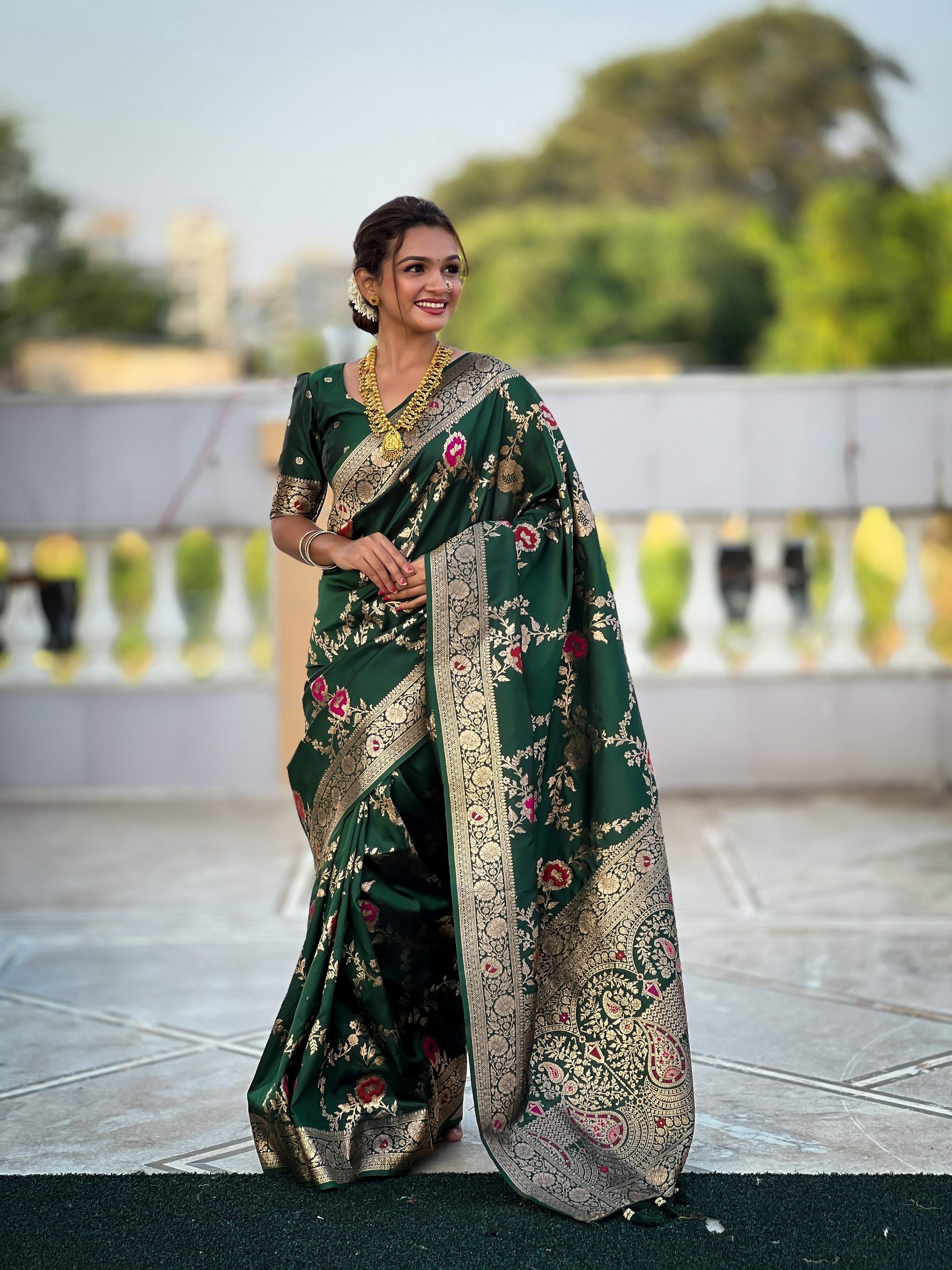 Vedant Vastram Soft Litchi Silk Banarasi Silk Jacquard Saree - Green - Dista