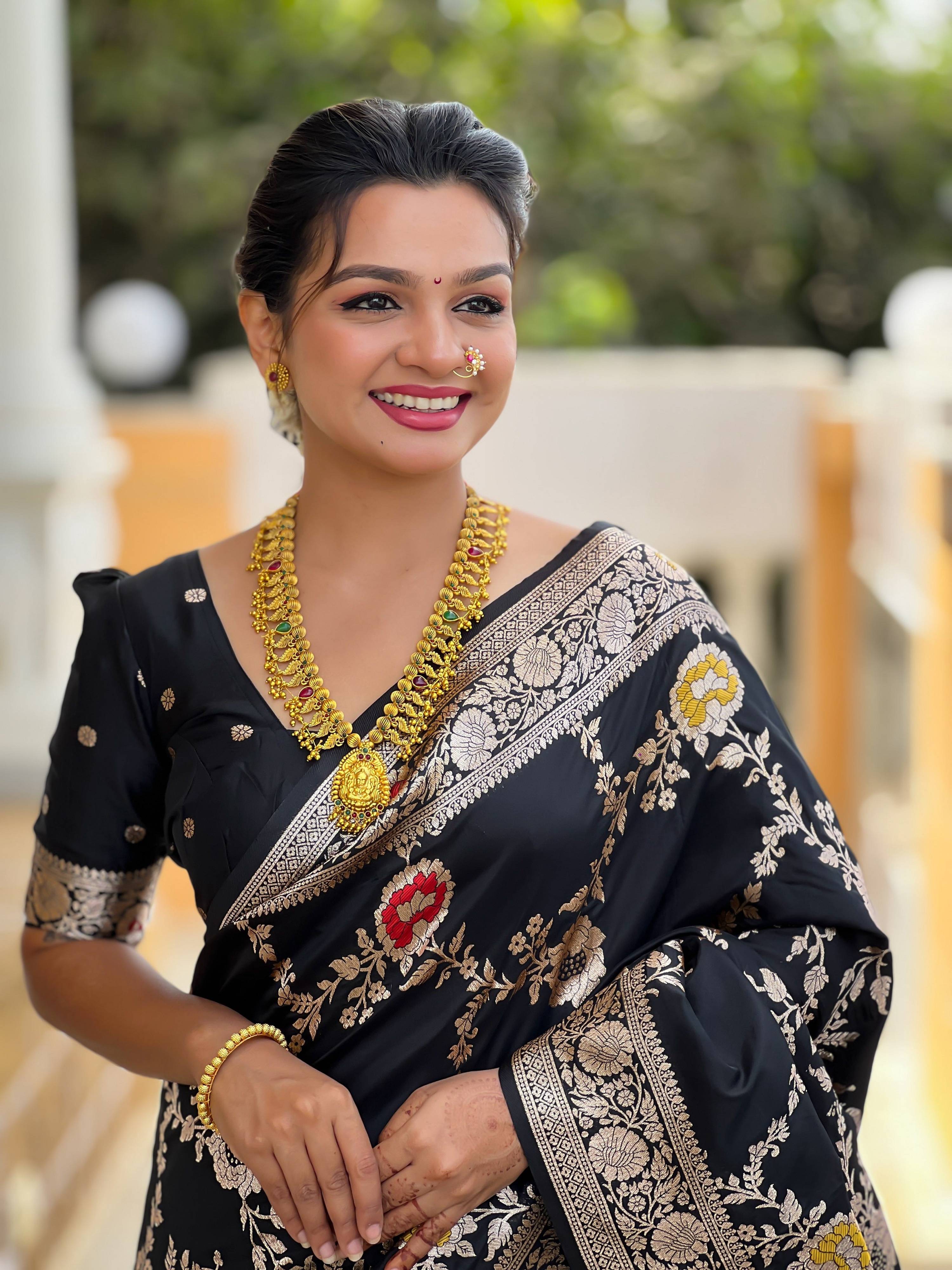 Vedant Vastram Soft Litchi Silk Banarasi Silk Jacquard Saree - Black - Dista