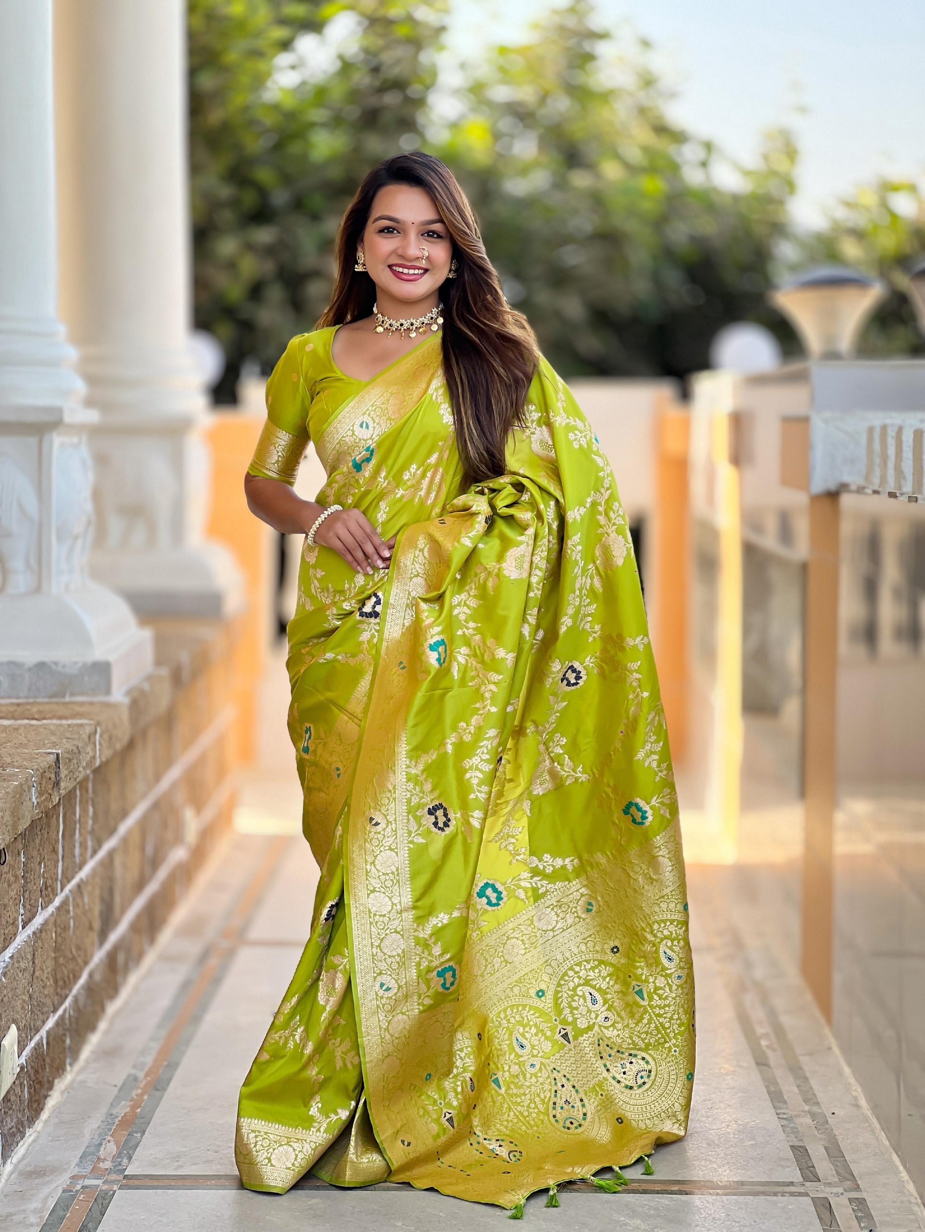 Vedant Vastram Soft Litchi Silk Banarasi Silk Jacquard Saree - Parrot - Dista