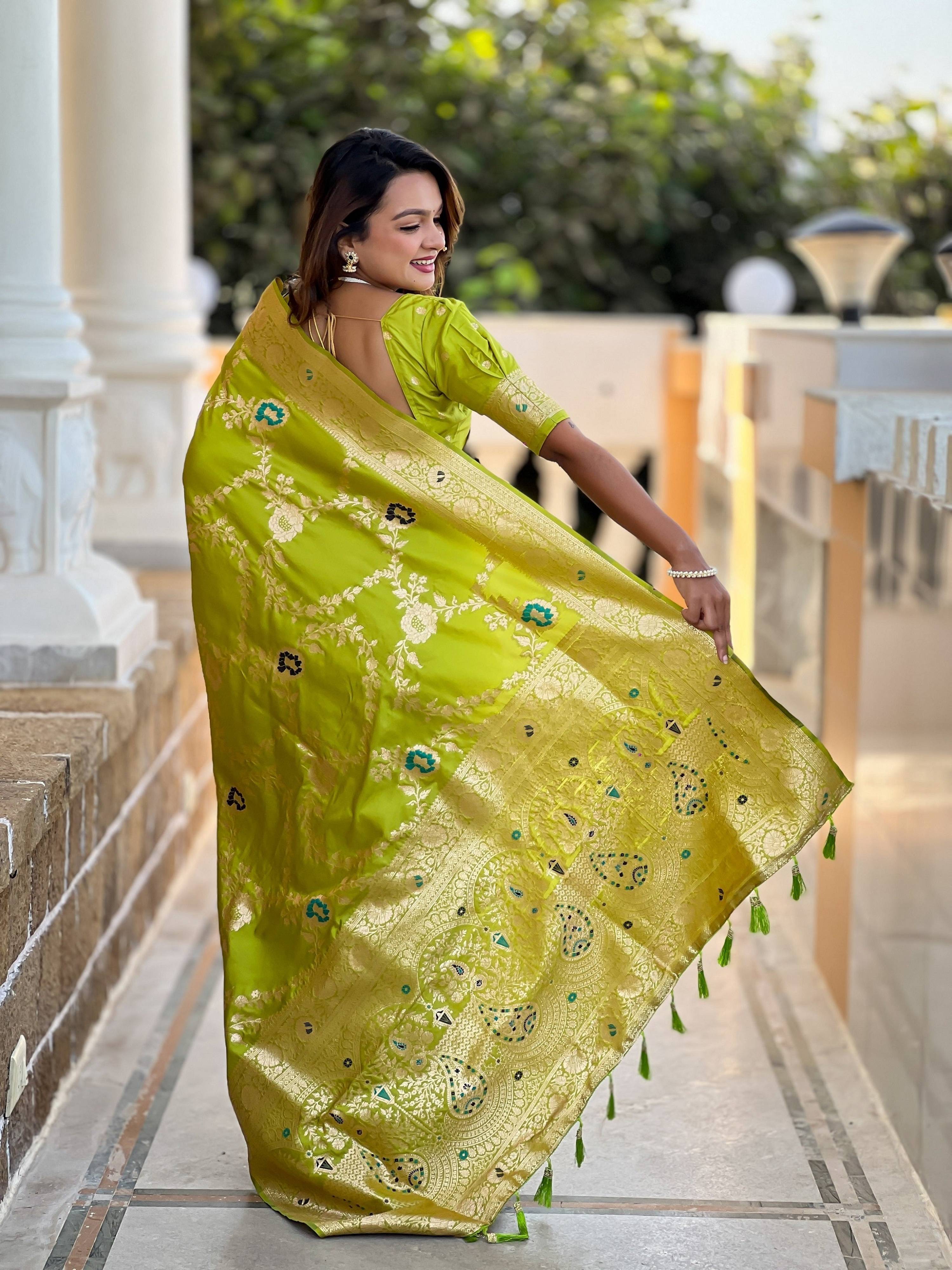 Vedant Vastram Soft Litchi Silk Banarasi Silk Jacquard Saree - Parrot - Dista